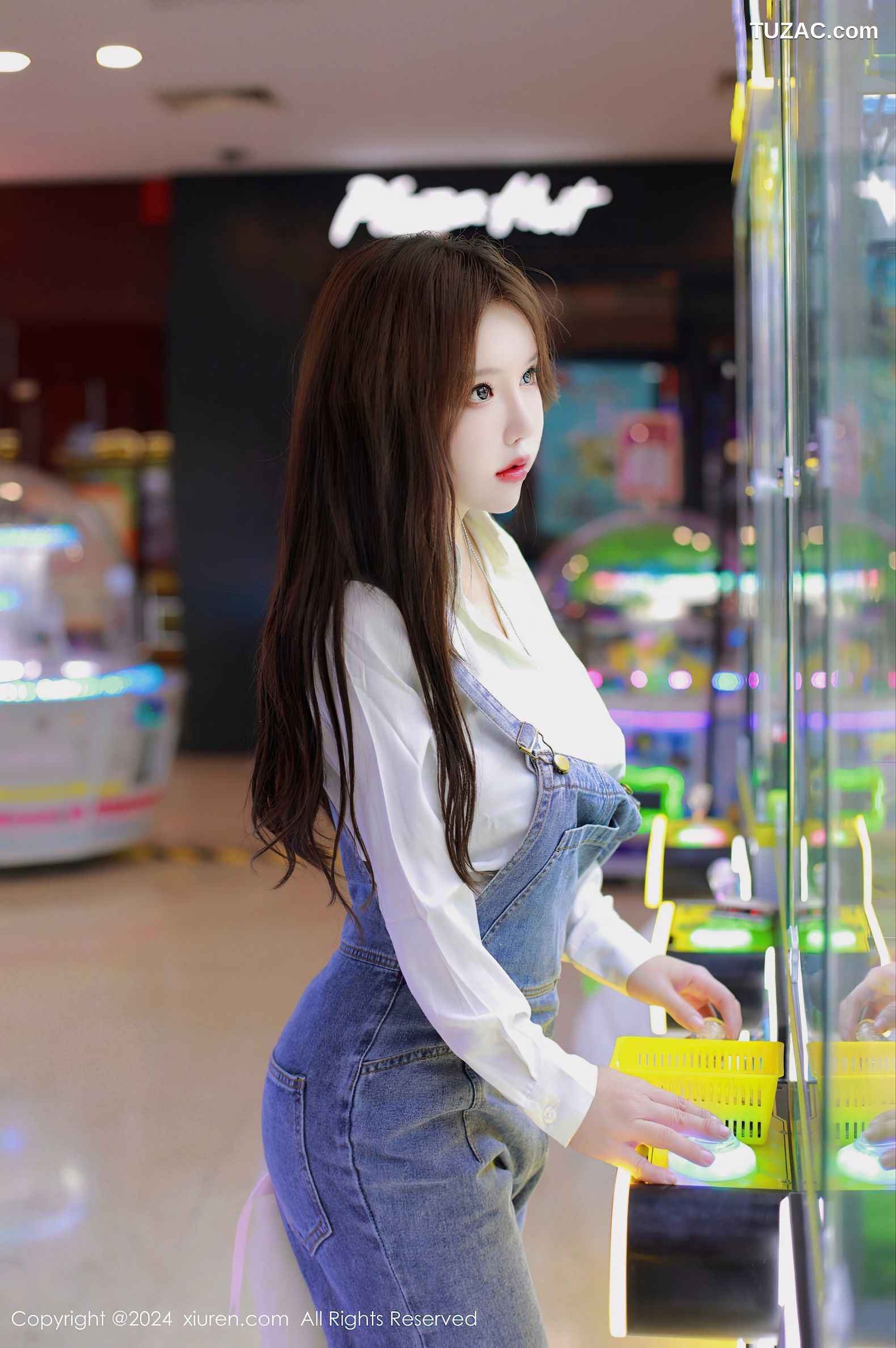 XiuRen秀人网-8087-小薯条nienie-电玩店场景白衫牛仔裤爆乳露出-2024.02.07