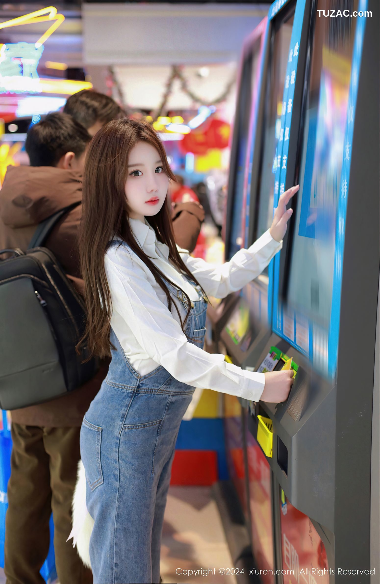 XiuRen秀人网-8087-小薯条nienie-电玩店场景白衫牛仔裤爆乳露出-2024.02.07