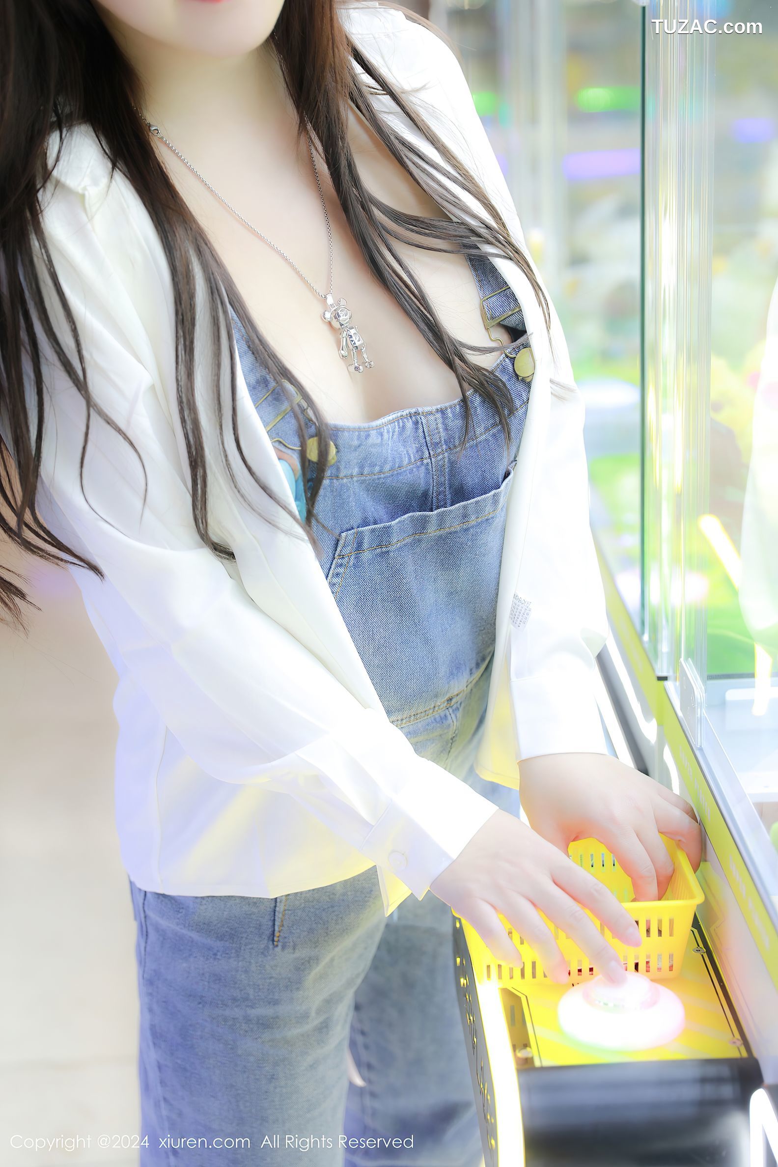 XiuRen秀人网-8087-小薯条nienie-电玩店场景白衫牛仔裤爆乳露出-2024.02.07