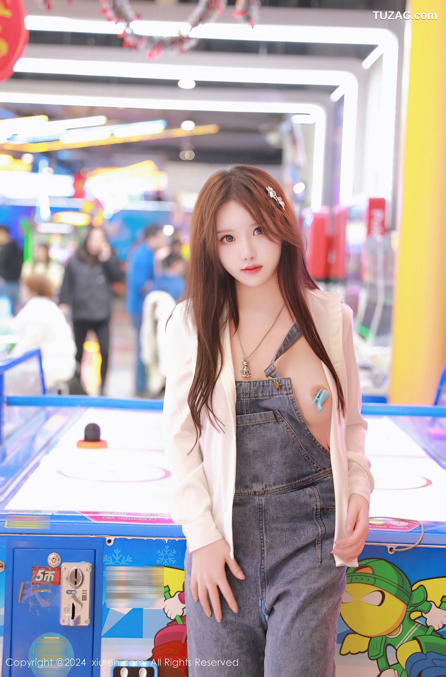 XiuRen秀人网-8087-小薯条nienie-电玩店场景白衫牛仔裤爆乳露出-2024.02.07
