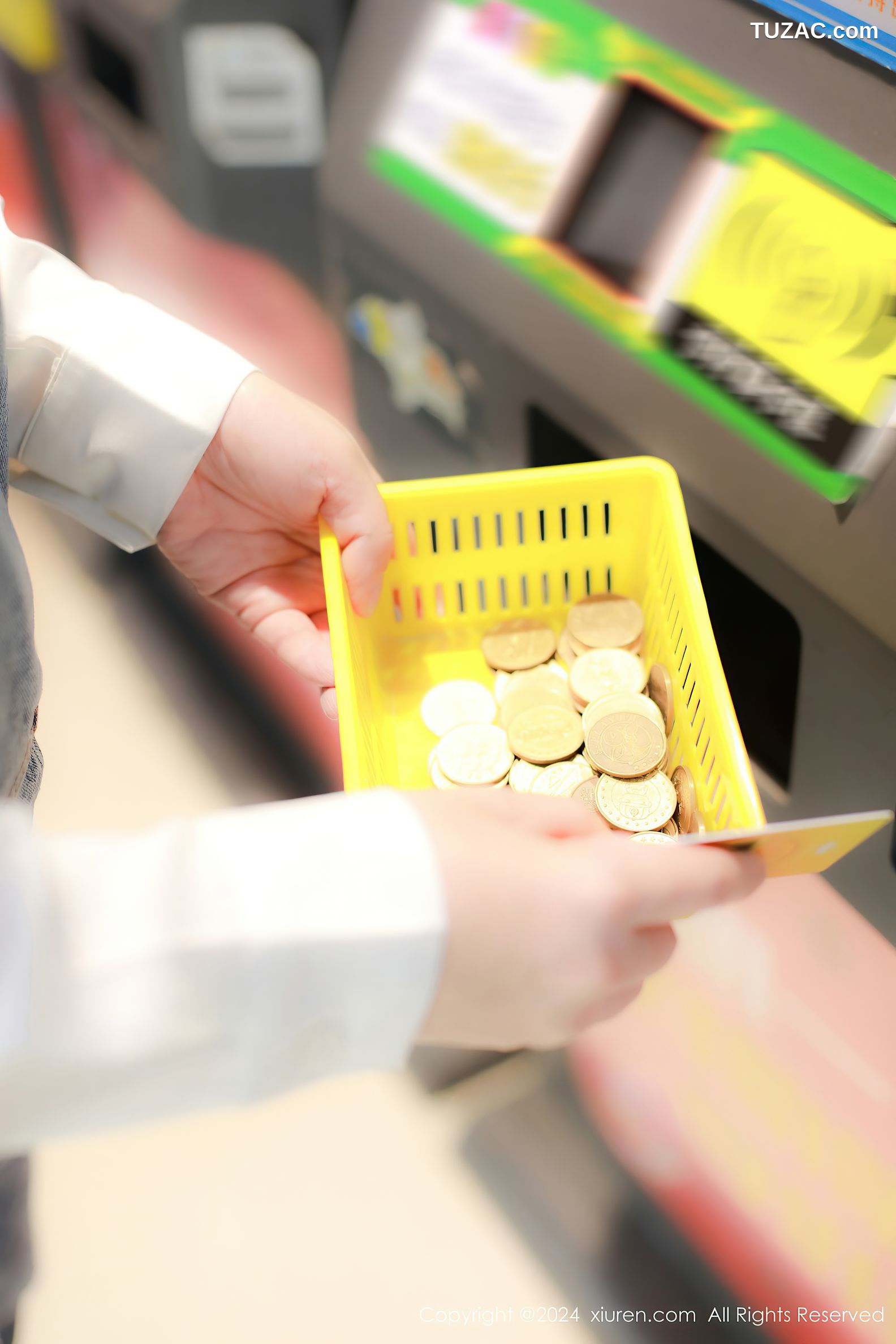 XiuRen秀人网-8087-小薯条nienie-电玩店场景白衫牛仔裤爆乳露出-2024.02.07