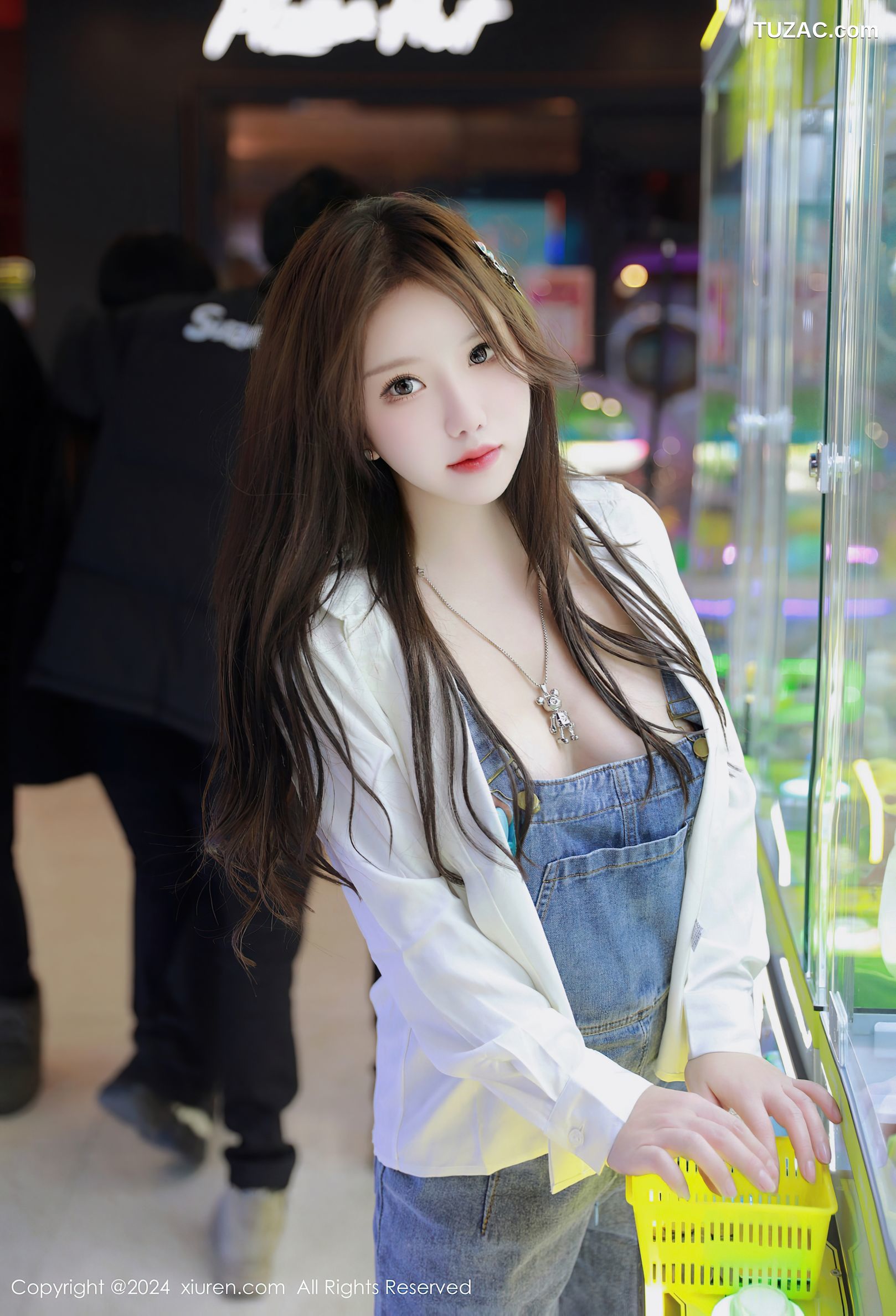 XiuRen秀人网-8087-小薯条nienie-电玩店场景白衫牛仔裤爆乳露出-2024.02.07