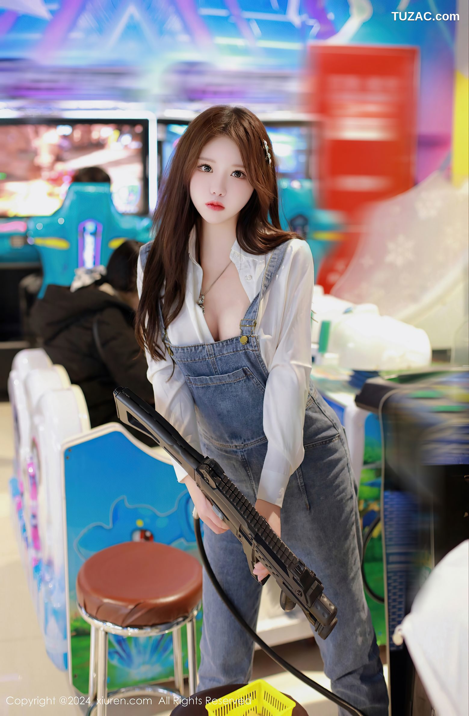 XiuRen秀人网-8087-小薯条nienie-电玩店场景白衫牛仔裤爆乳露出-2024.02.07