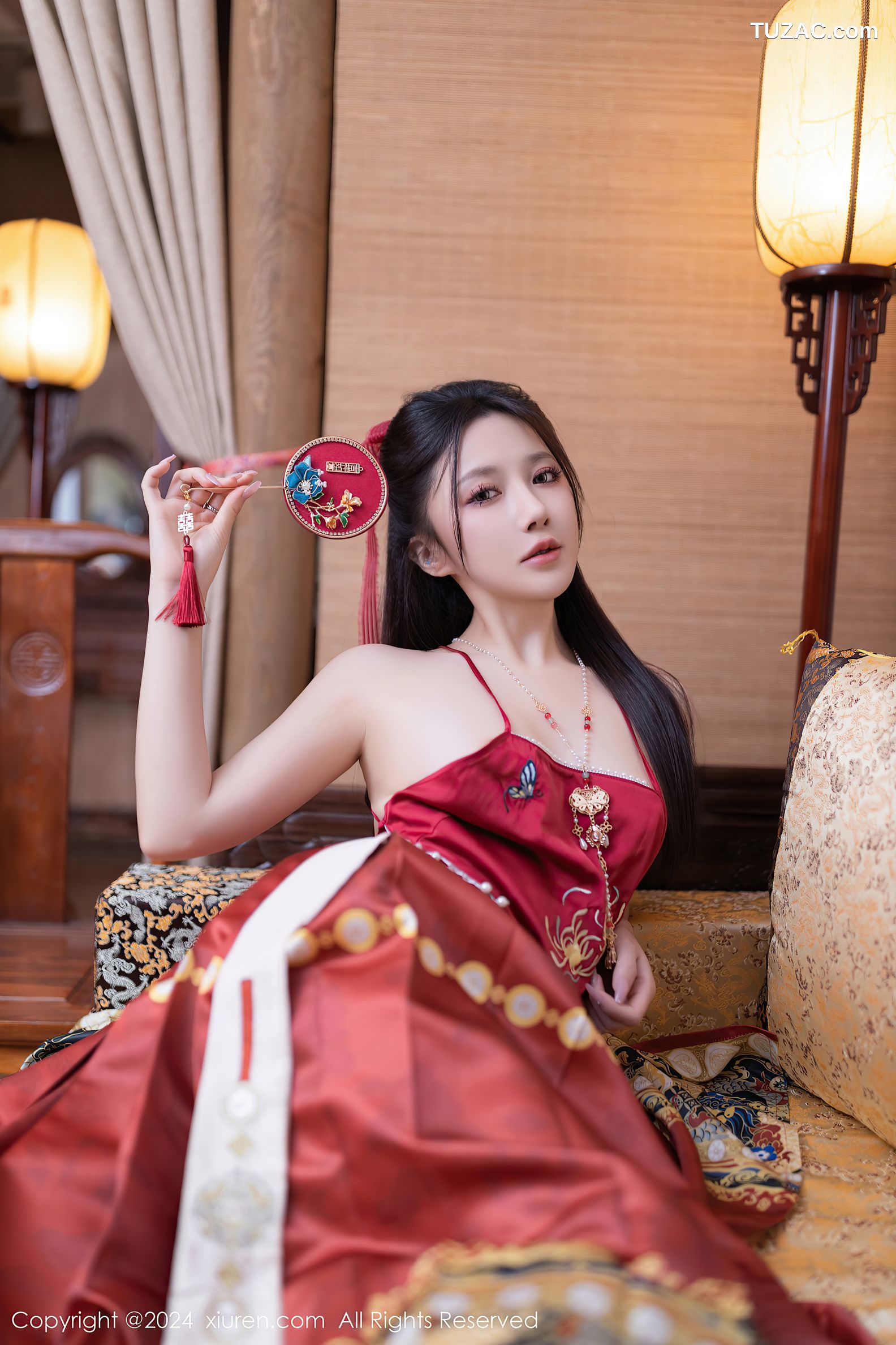XiuRen秀人网-8095-鱼子酱Fish-贺新春主题宫装红肚兜-2024.02.08