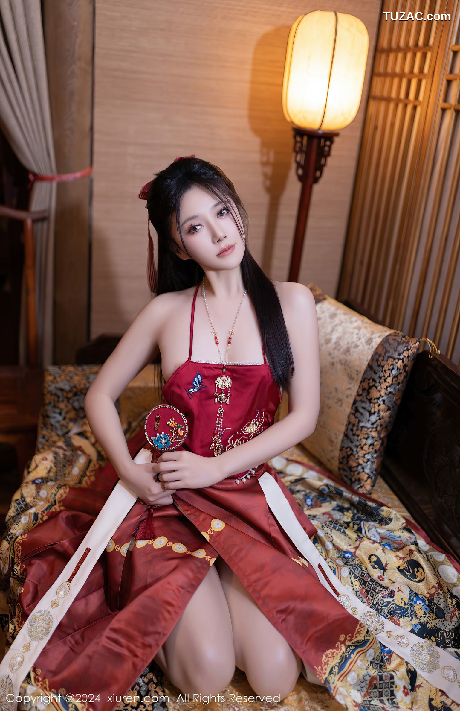 XiuRen秀人网-8095-鱼子酱Fish-贺新春主题宫装红肚兜-2024.02.08
