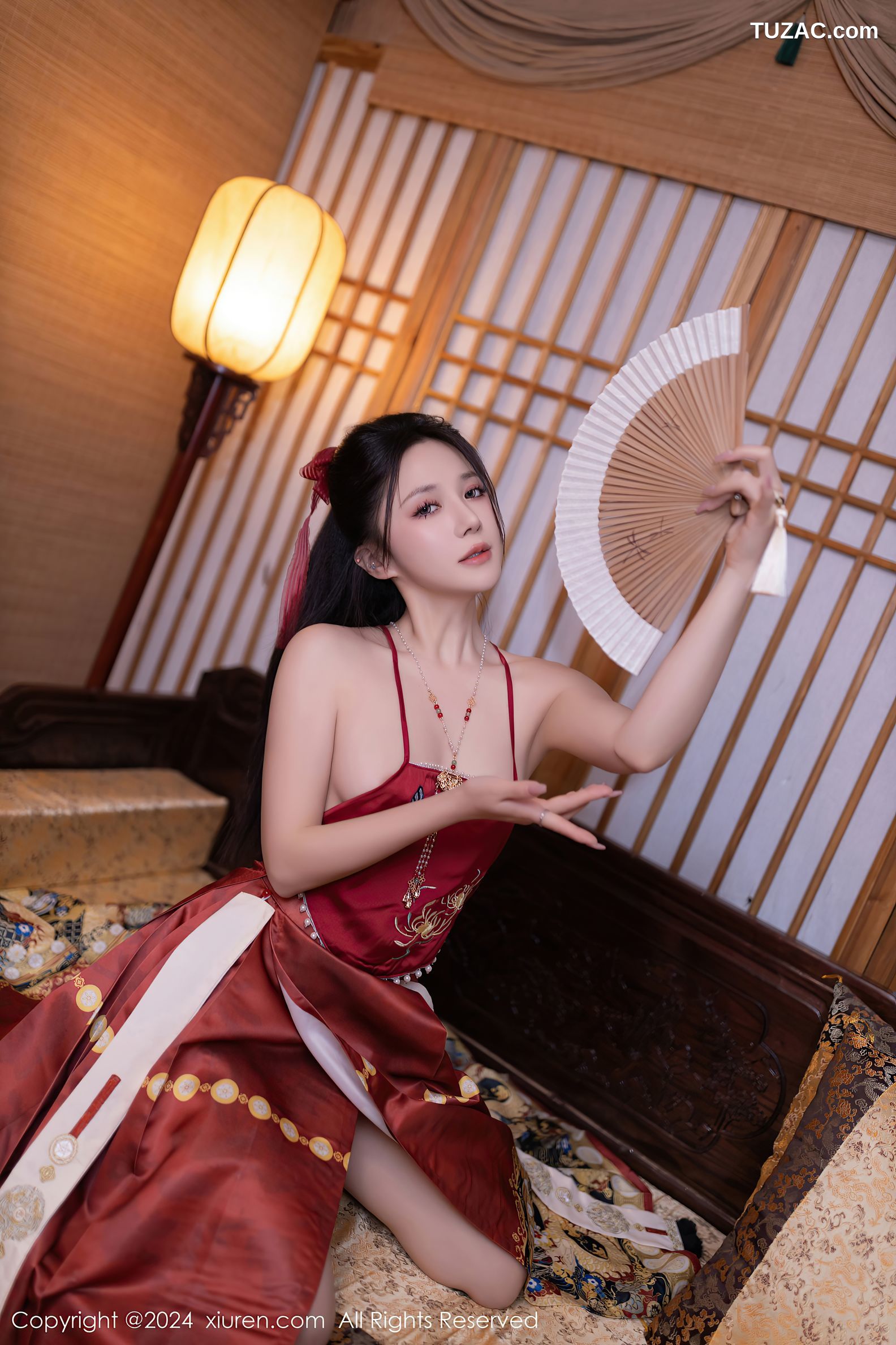 XiuRen秀人网-8095-鱼子酱Fish-贺新春主题宫装红肚兜-2024.02.08