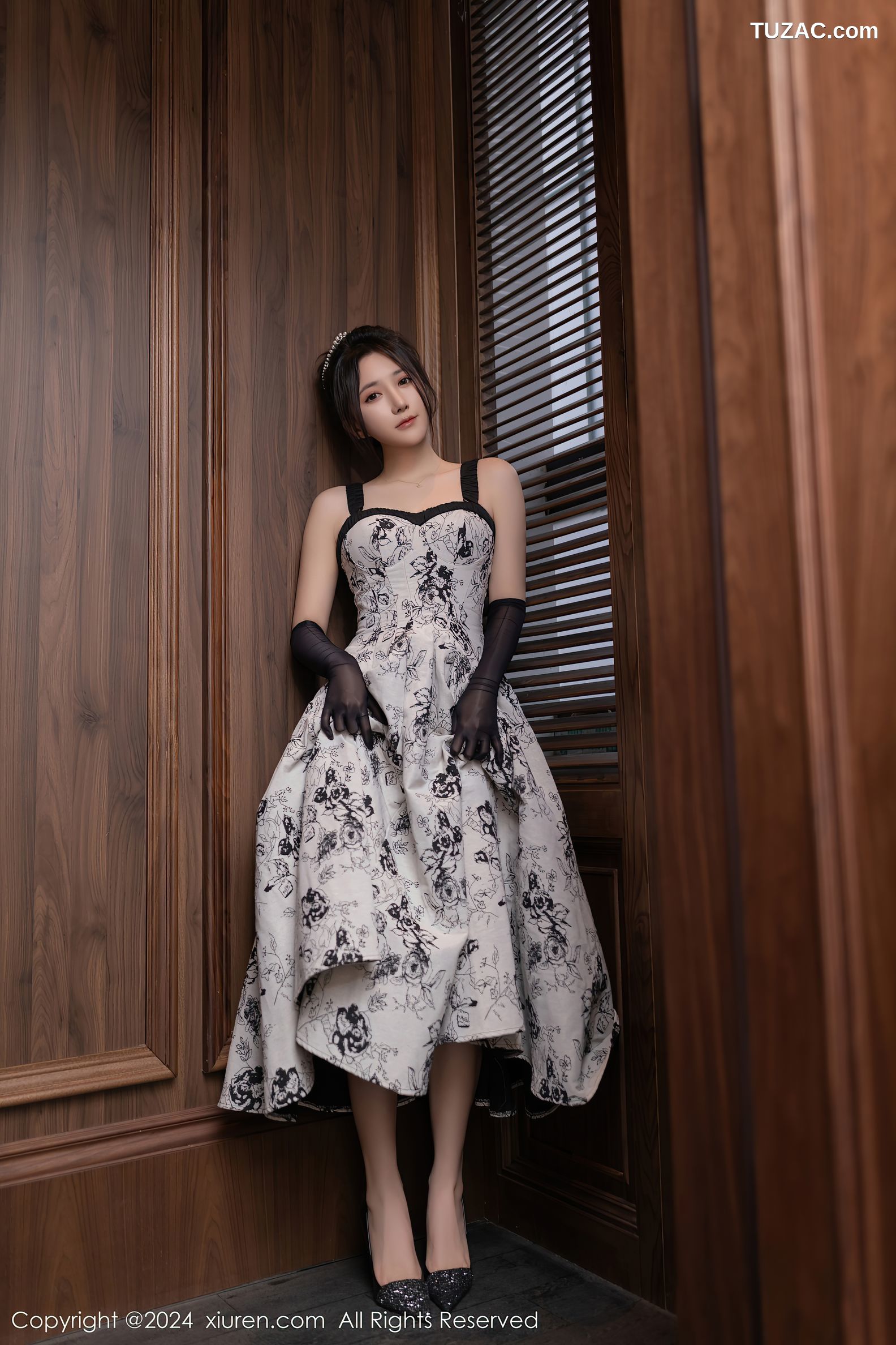 XiuRen秀人网-8109-鱼子酱Fish-生日主题-黑白长裙黑蕾丝内衣黑丝-2024.02.19