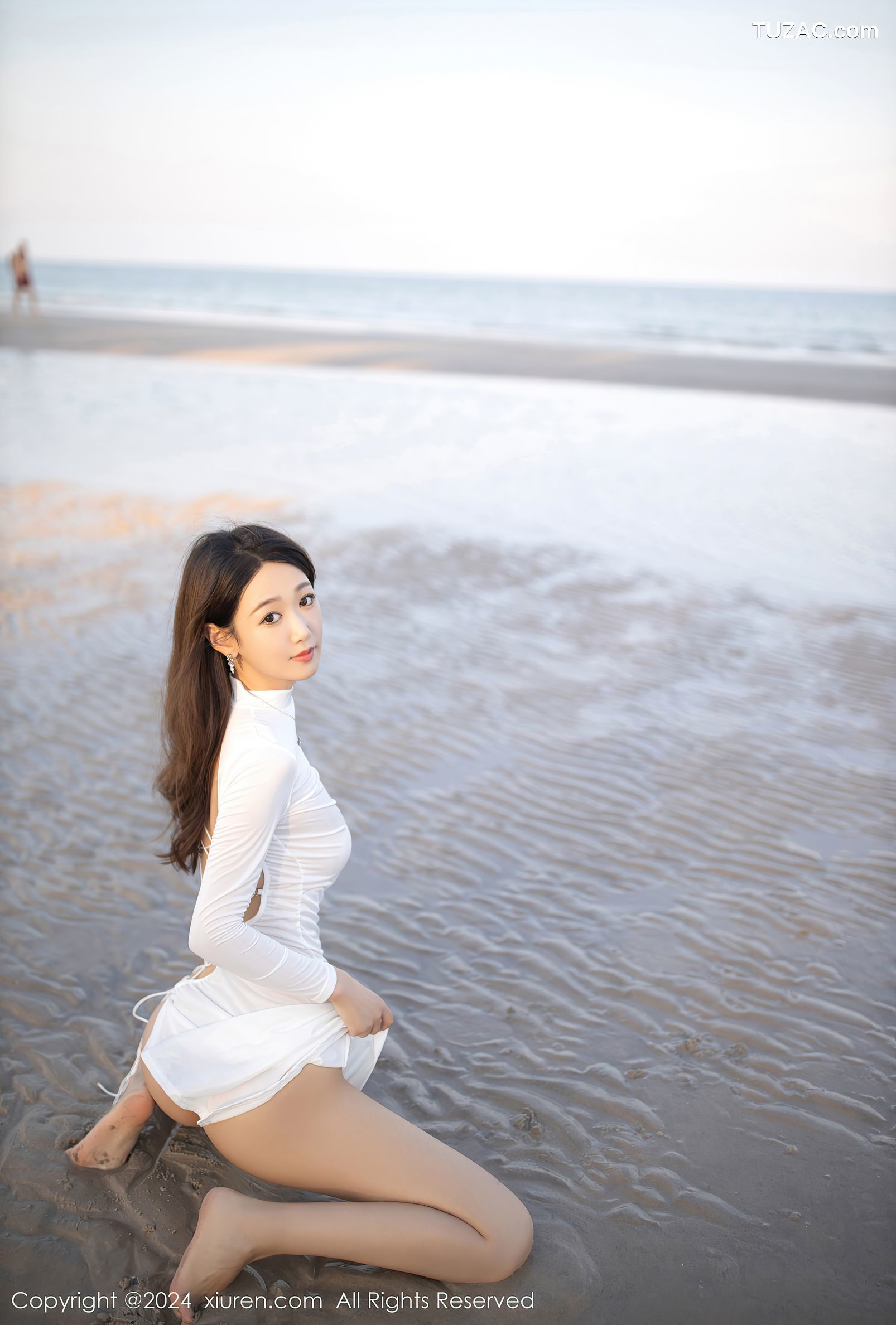 XiuRen秀人网-8110-唐安琪-沙滩场景-白色情趣连衣短裙-2024.02.19