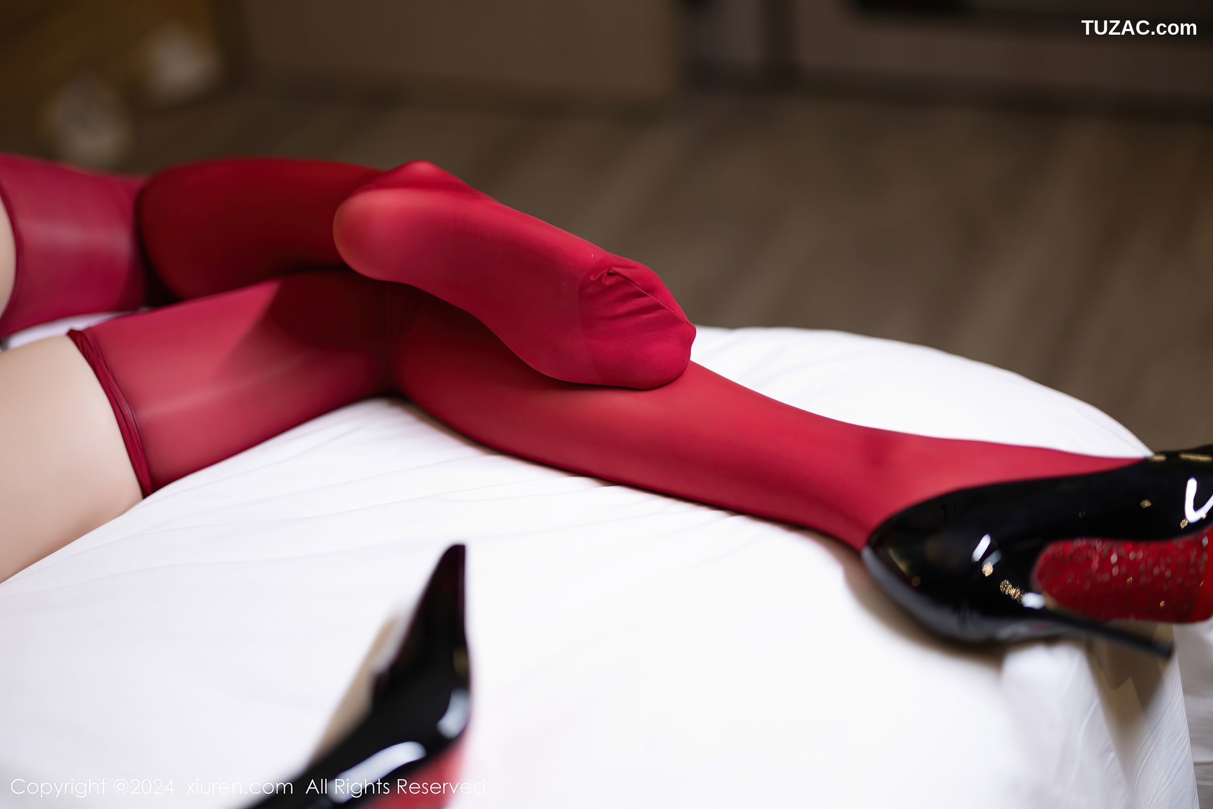 XiuRen秀人网-8116-林星阑-红背心黑短裙黑丝黑蕾丝内衣-2024.02.20