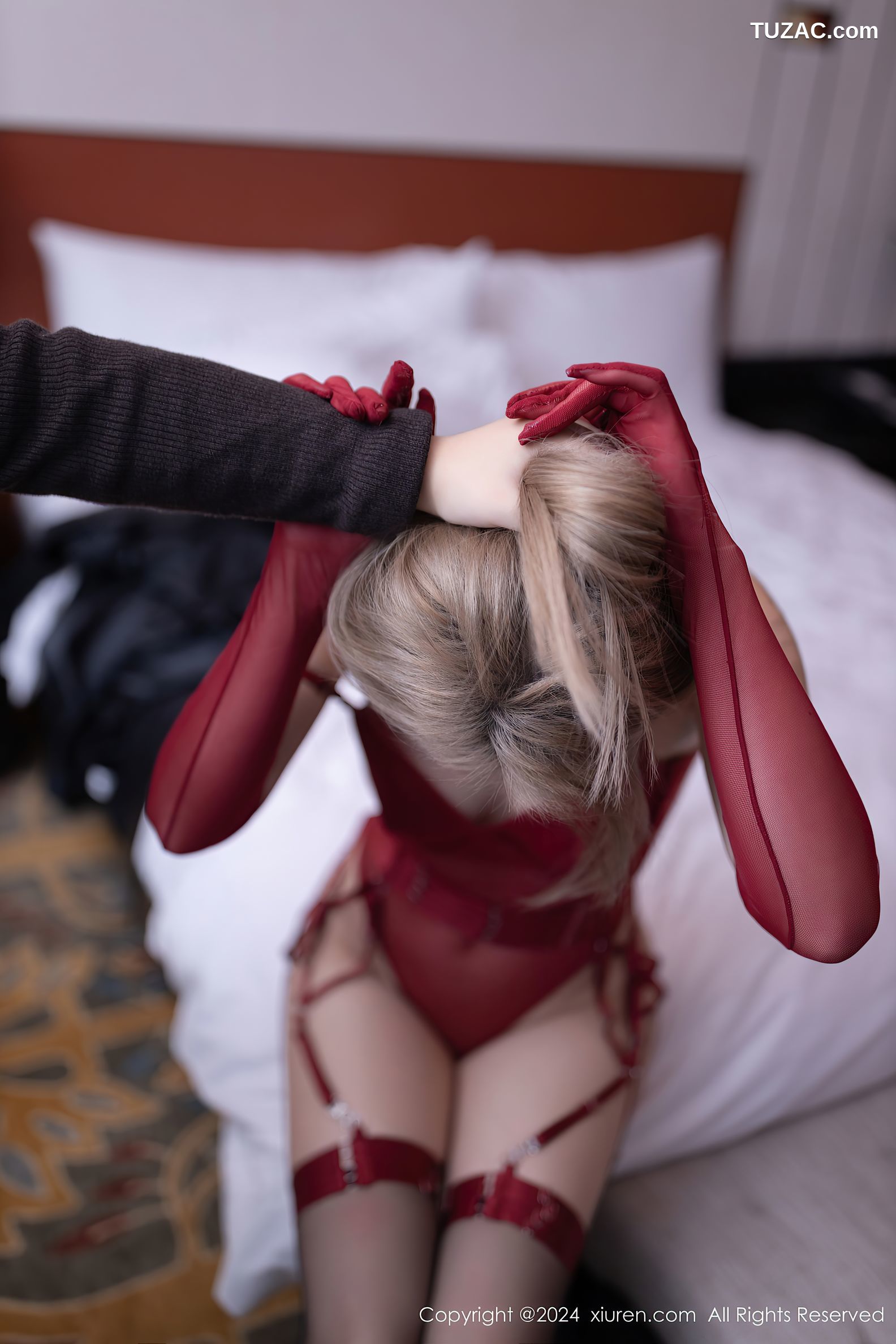 XiuRen秀人网-8124-沈青黛-皮大衣红蕾丝情趣内衣-2024.02.21