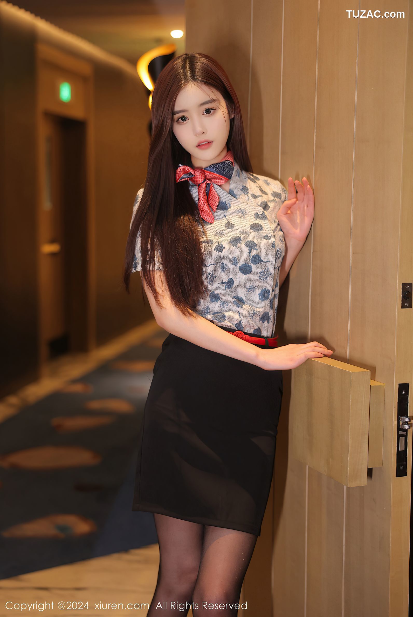 XiuRen秀人网-8125-晚苏susu-空姐制服黑丝黑蕾丝轻透情趣内衣-2024.02.22