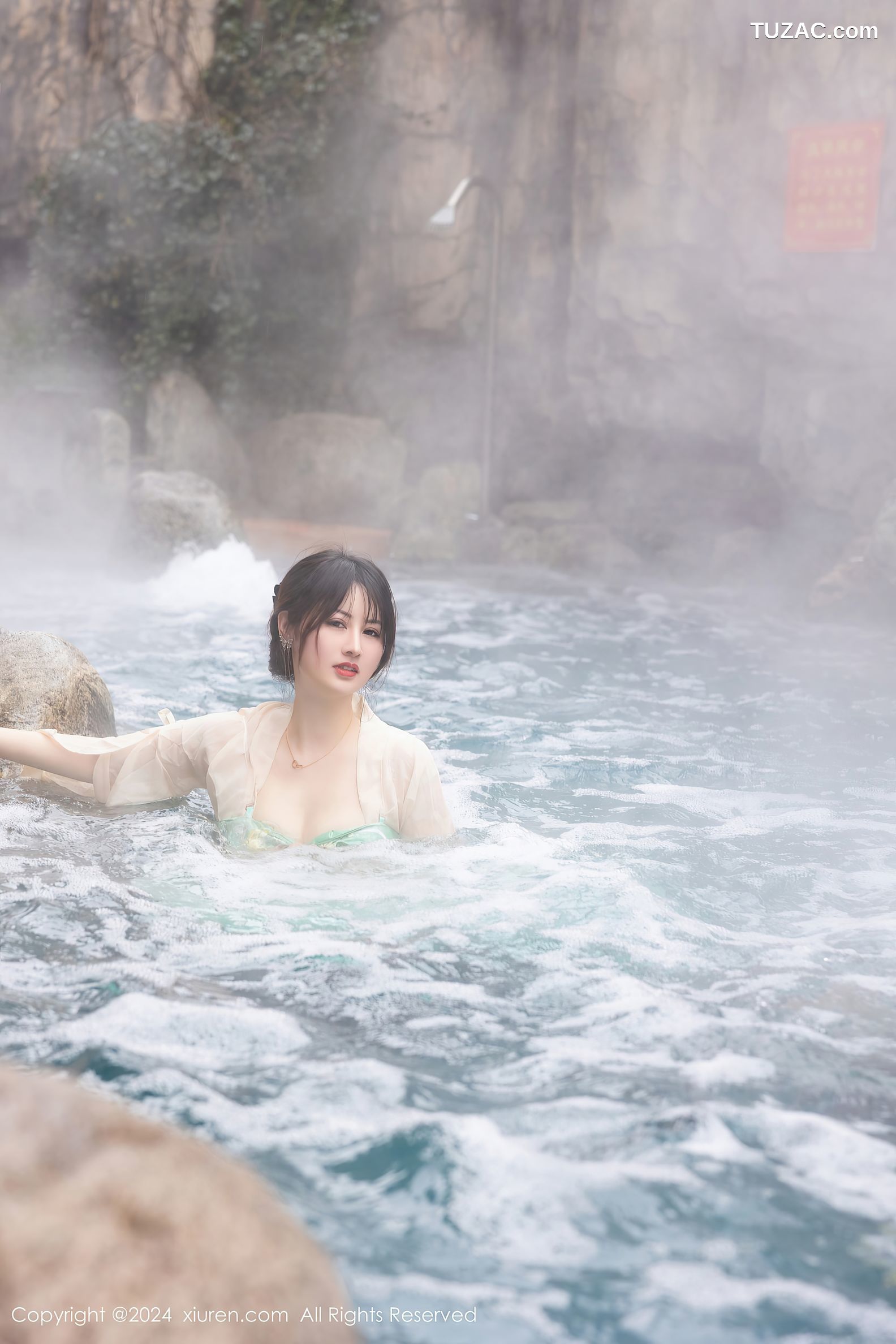 XiuRen秀人网-8128-诗诗kiki-淡绿古风裙装戏水滴蜡-2024.02.22