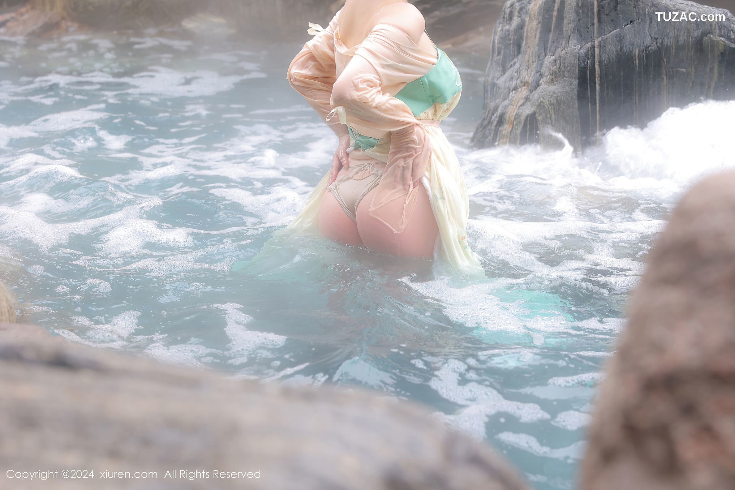 XiuRen秀人网-8128-诗诗kiki-淡绿古风裙装戏水滴蜡-2024.02.22