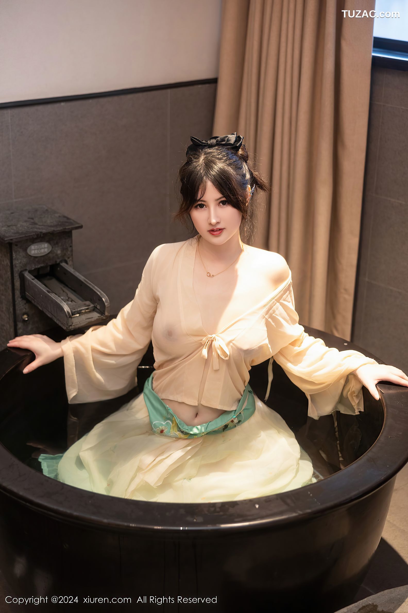 XiuRen秀人网-8128-诗诗kiki-淡绿古风裙装戏水滴蜡-2024.02.22