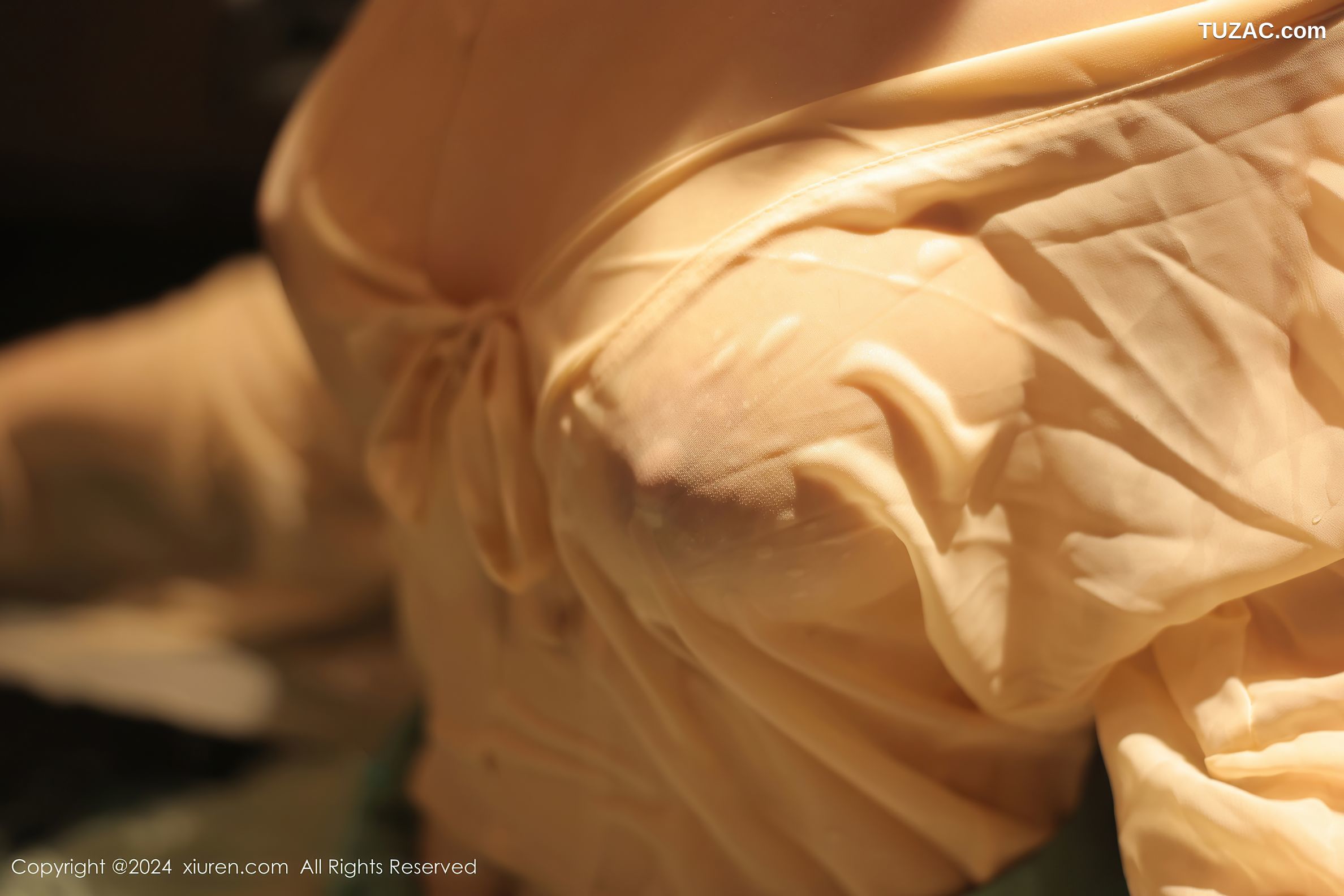 XiuRen秀人网-8128-诗诗kiki-淡绿古风裙装戏水滴蜡-2024.02.22