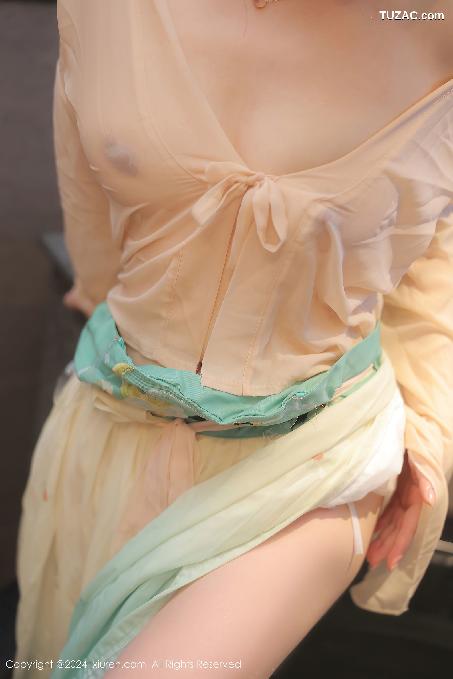 XiuRen秀人网-8128-诗诗kiki-淡绿古风裙装戏水滴蜡-2024.02.22