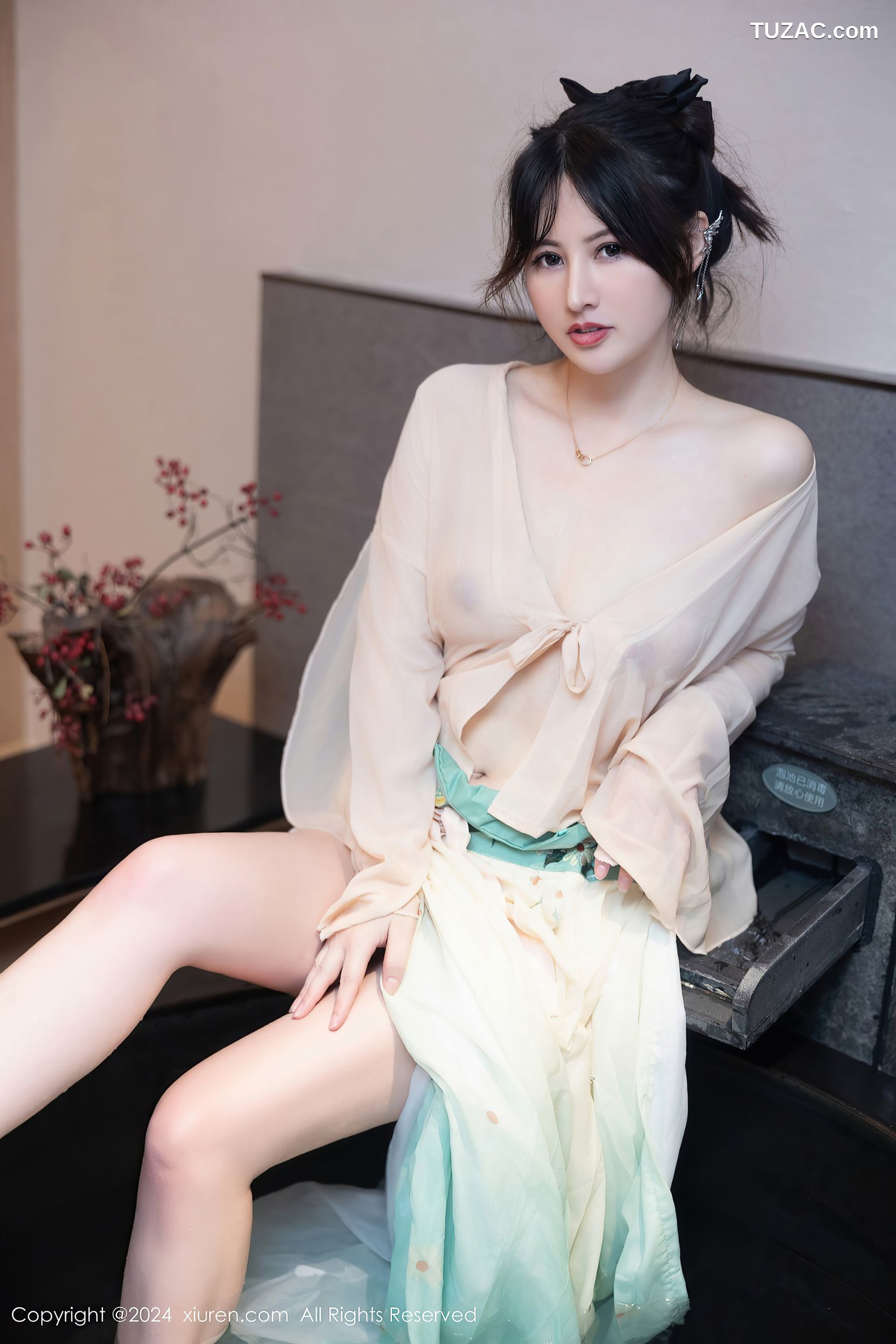 XiuRen秀人网-8128-诗诗kiki-淡绿古风裙装戏水滴蜡-2024.02.22