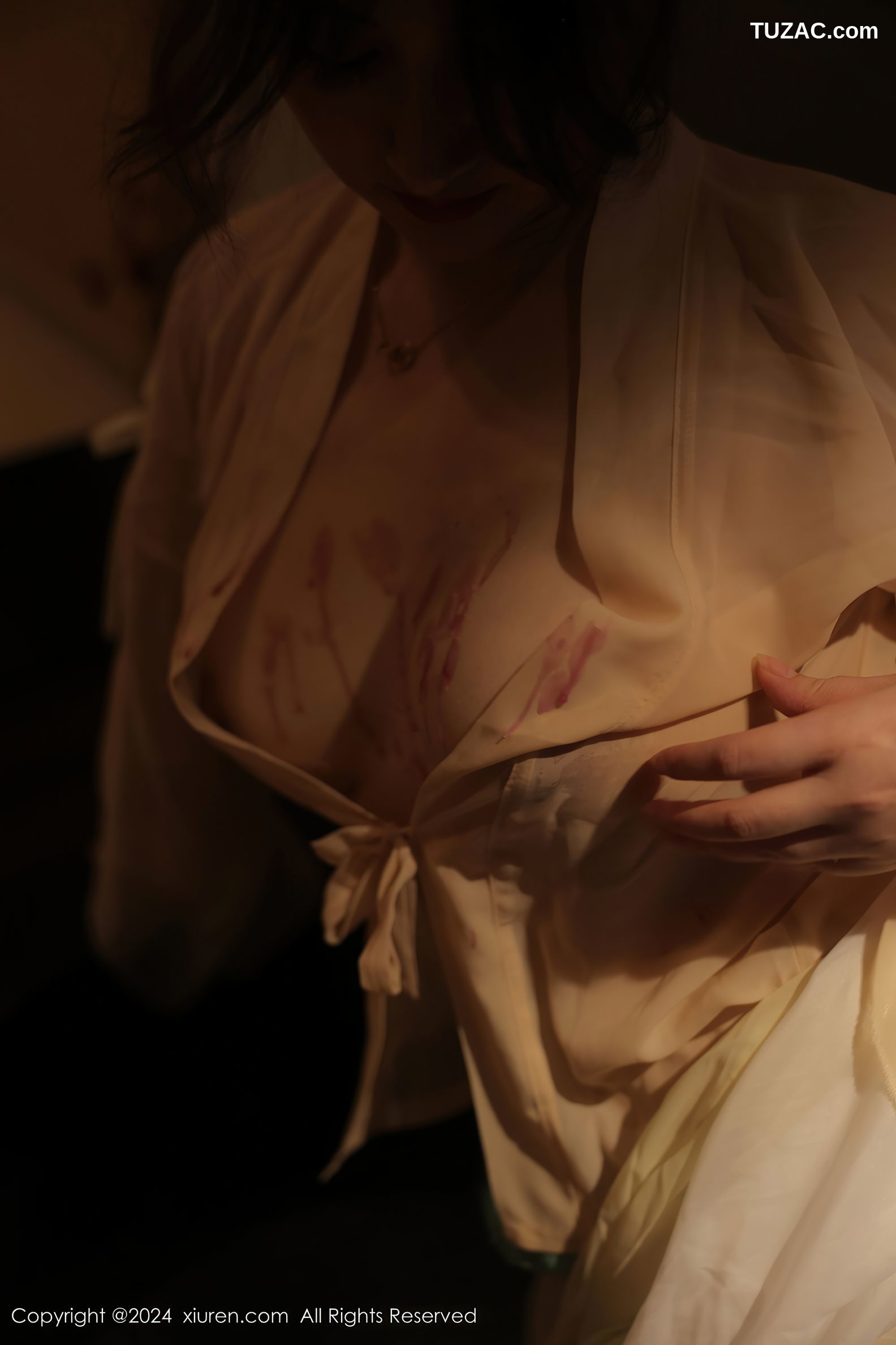 XiuRen秀人网-8128-诗诗kiki-淡绿古风裙装戏水滴蜡-2024.02.22