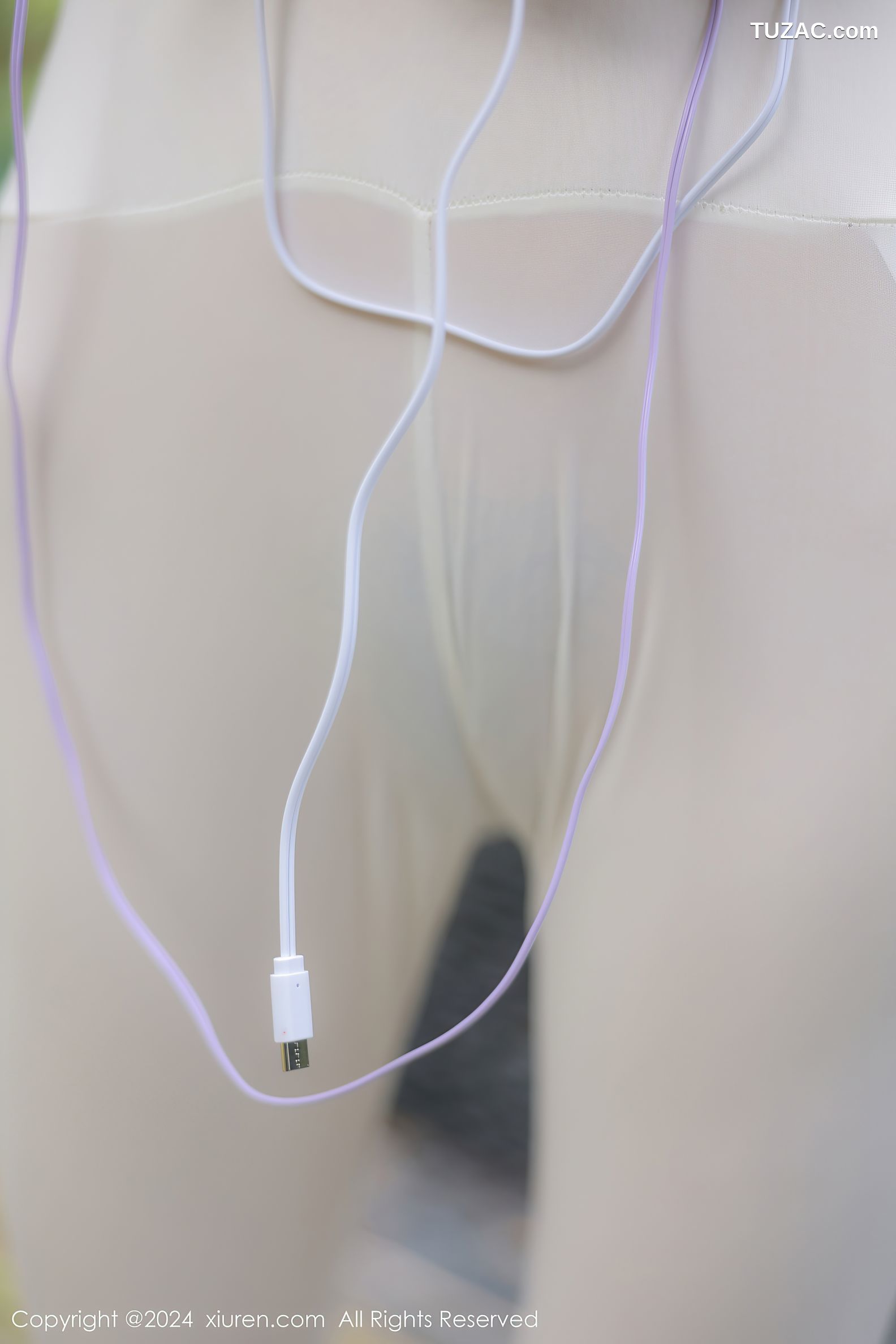 XiuRen秀人网-8132-桃妖夭-白色吊带情趣紧身裤湿身爆乳2024.02.23