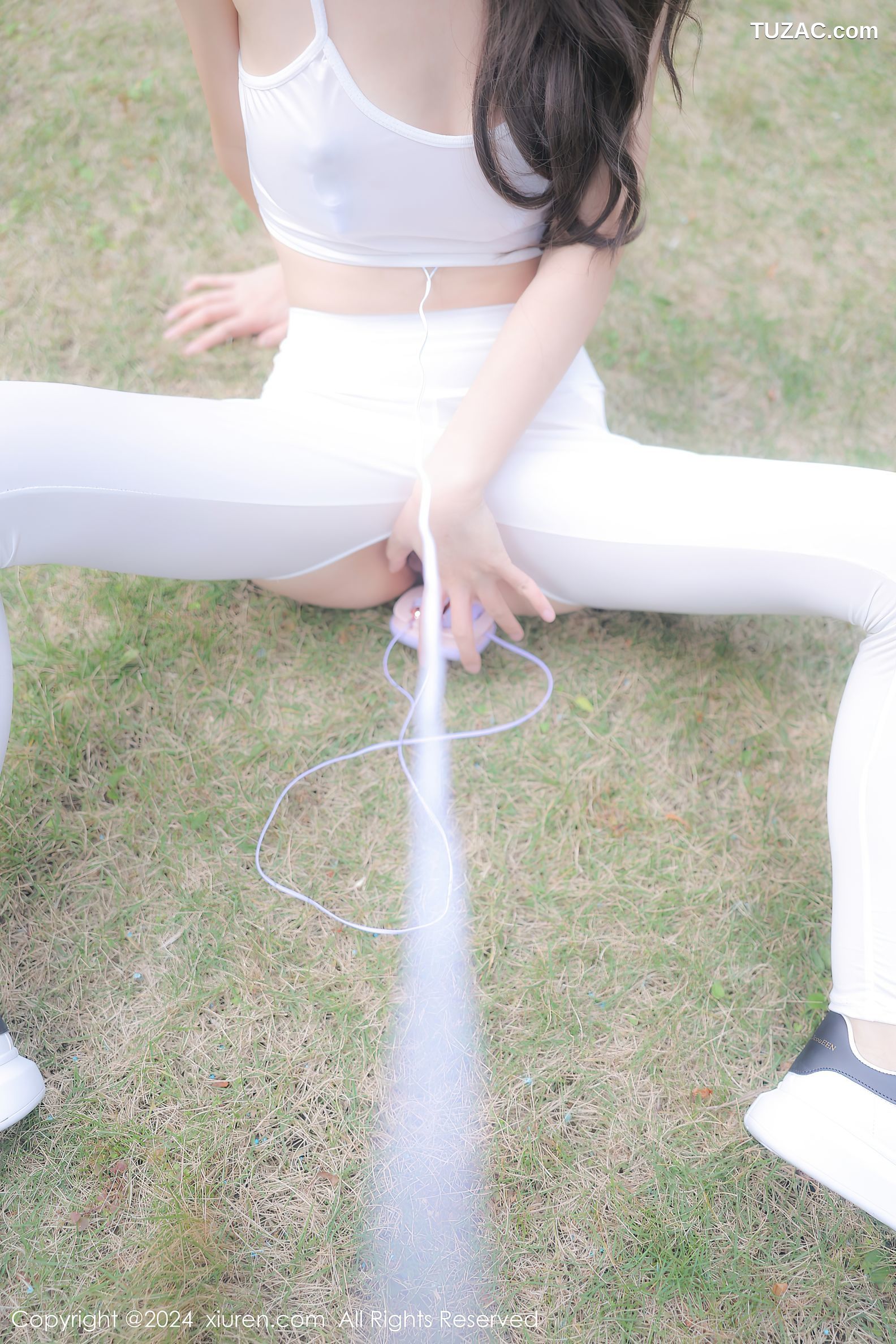 XiuRen秀人网-8132-桃妖夭-白色吊带情趣紧身裤湿身爆乳2024.02.23