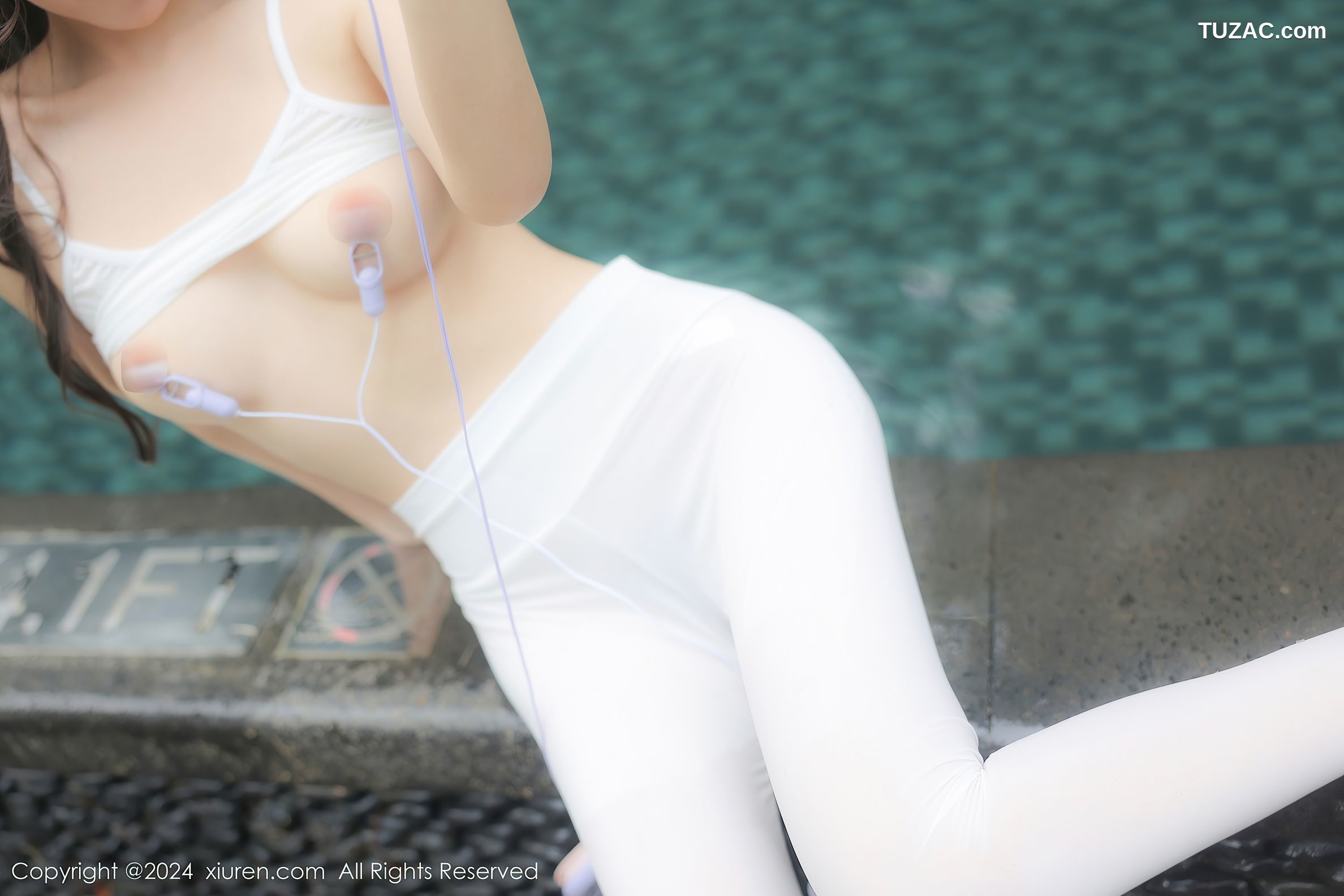 XiuRen秀人网-8132-桃妖夭-白色吊带情趣紧身裤湿身爆乳2024.02.23