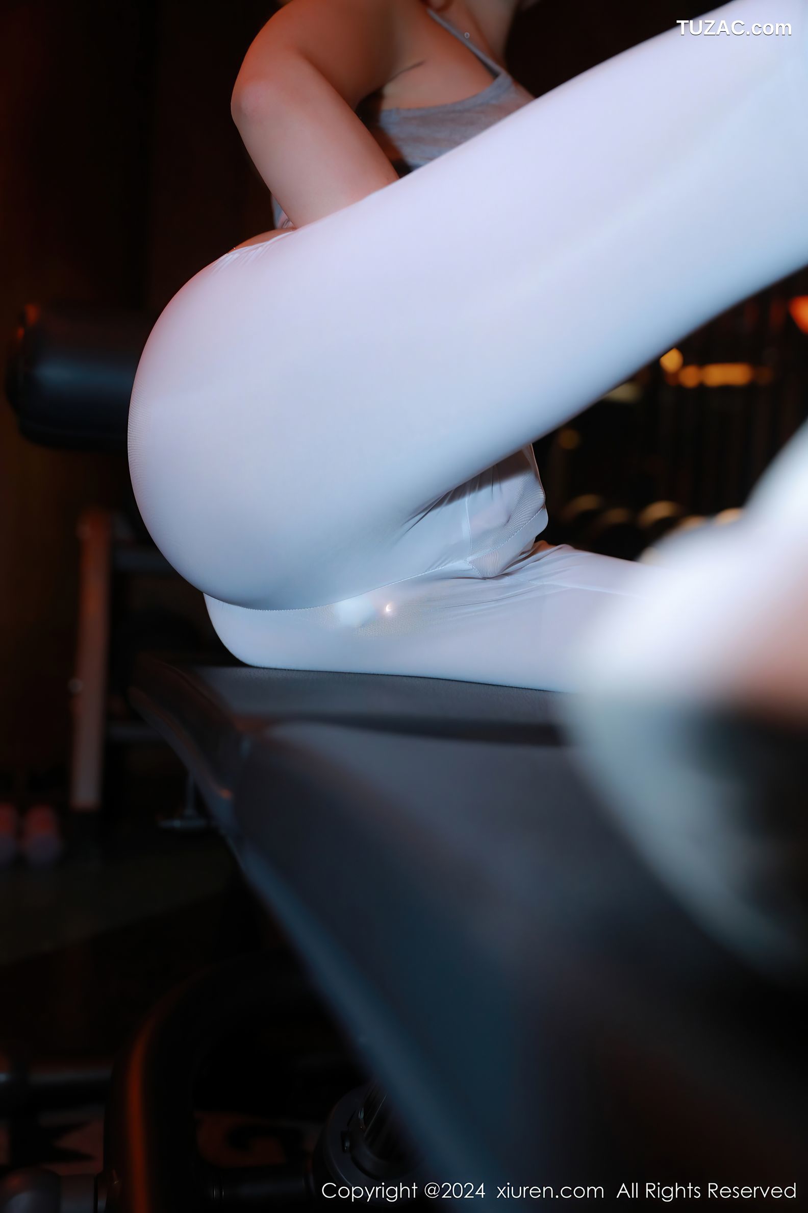 XiuRen秀人网-8140-林幼一-健身馆灰背心白色紧身裤-2024.02.26