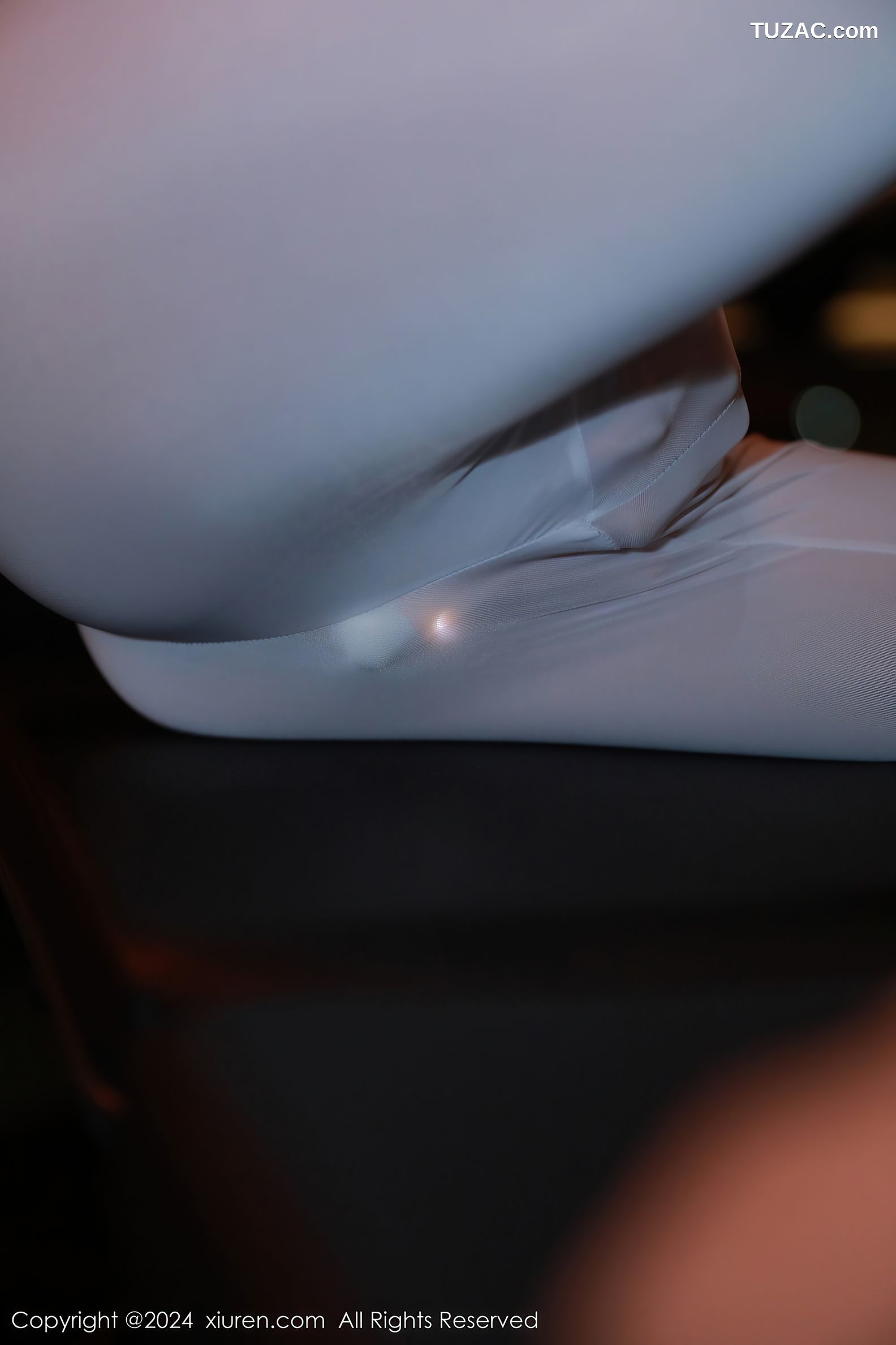 XiuRen秀人网-8140-林幼一-健身馆灰背心白色紧身裤-2024.02.26