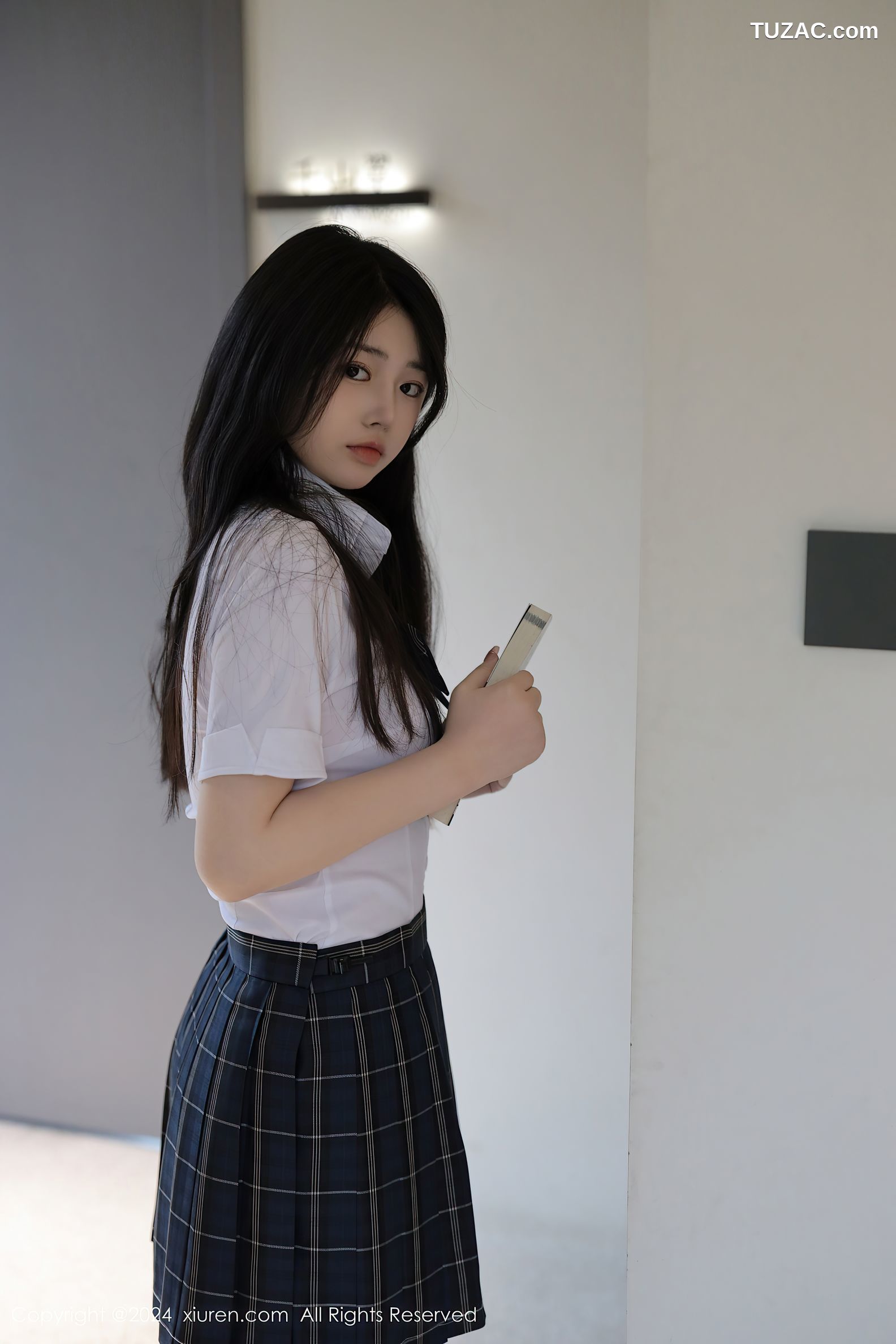 XiuRen秀人网-8173-陈小花-JK制服主题白衬衫黑短裙学生装爆乳-2024.03.04