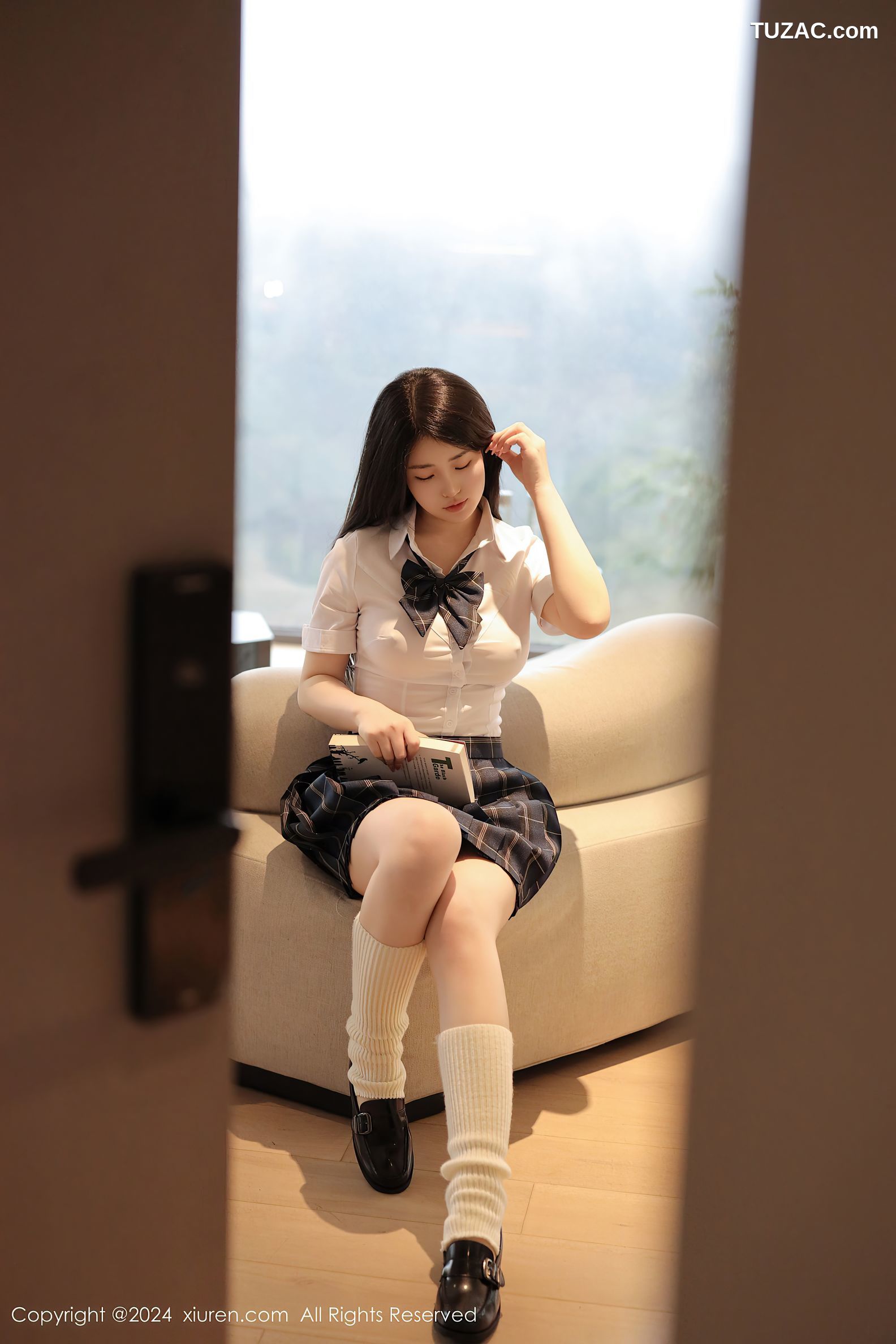 XiuRen秀人网-8173-陈小花-JK制服主题白衬衫黑短裙学生装爆乳-2024.03.04