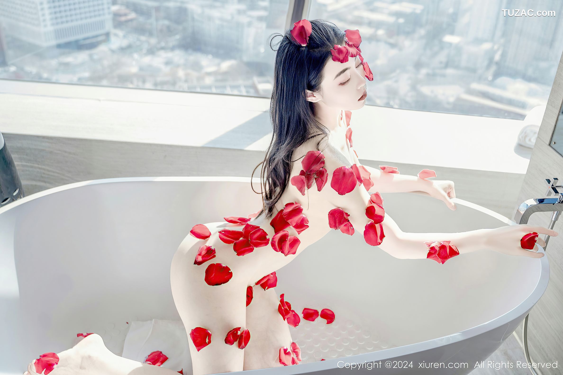 XiuRen秀人网-8175-瑜伽喵-柔韧献花热舞爆乳奉送-2024.03.05