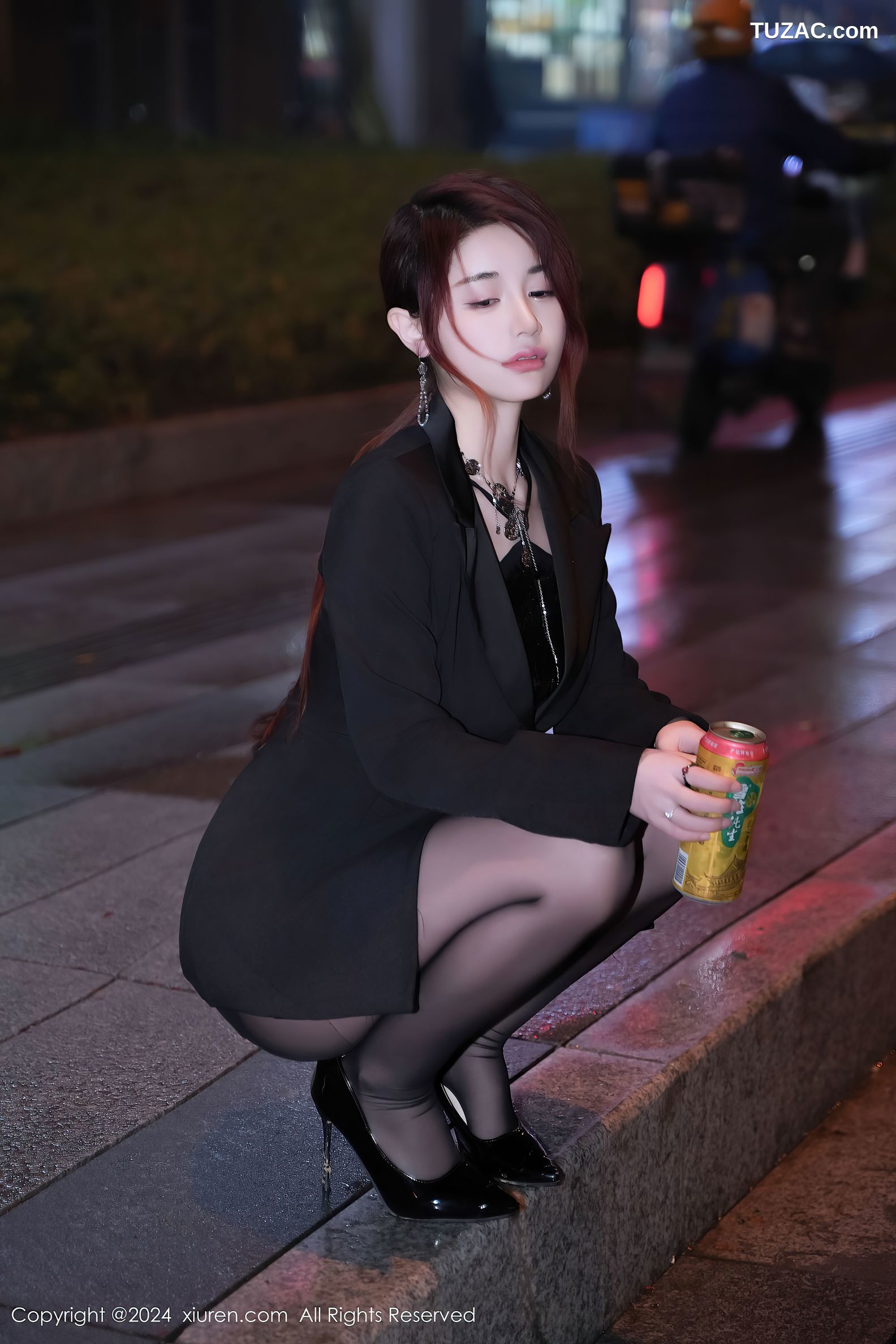 XiuRen秀人网-8199-美七-Mia-OL黑西装外套黑短裤黑丝-2024.03.08