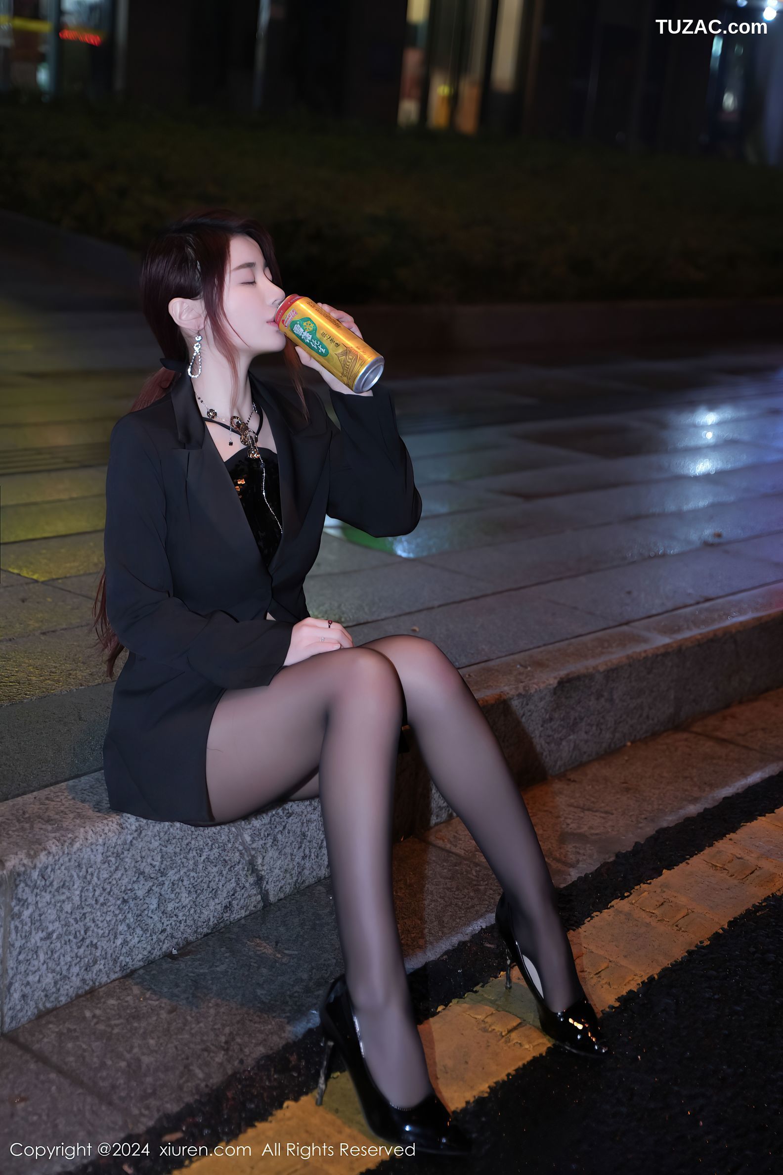 XiuRen秀人网-8199-美七-Mia-OL黑西装外套黑短裤黑丝-2024.03.08