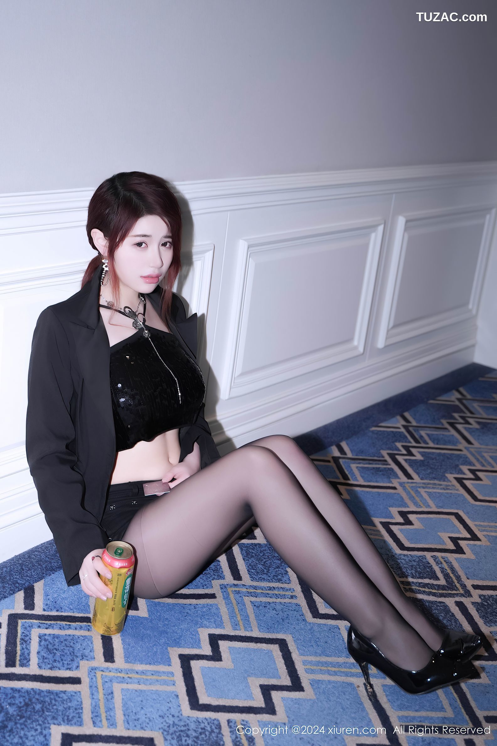 XiuRen秀人网-8199-美七-Mia-OL黑西装外套黑短裤黑丝-2024.03.08