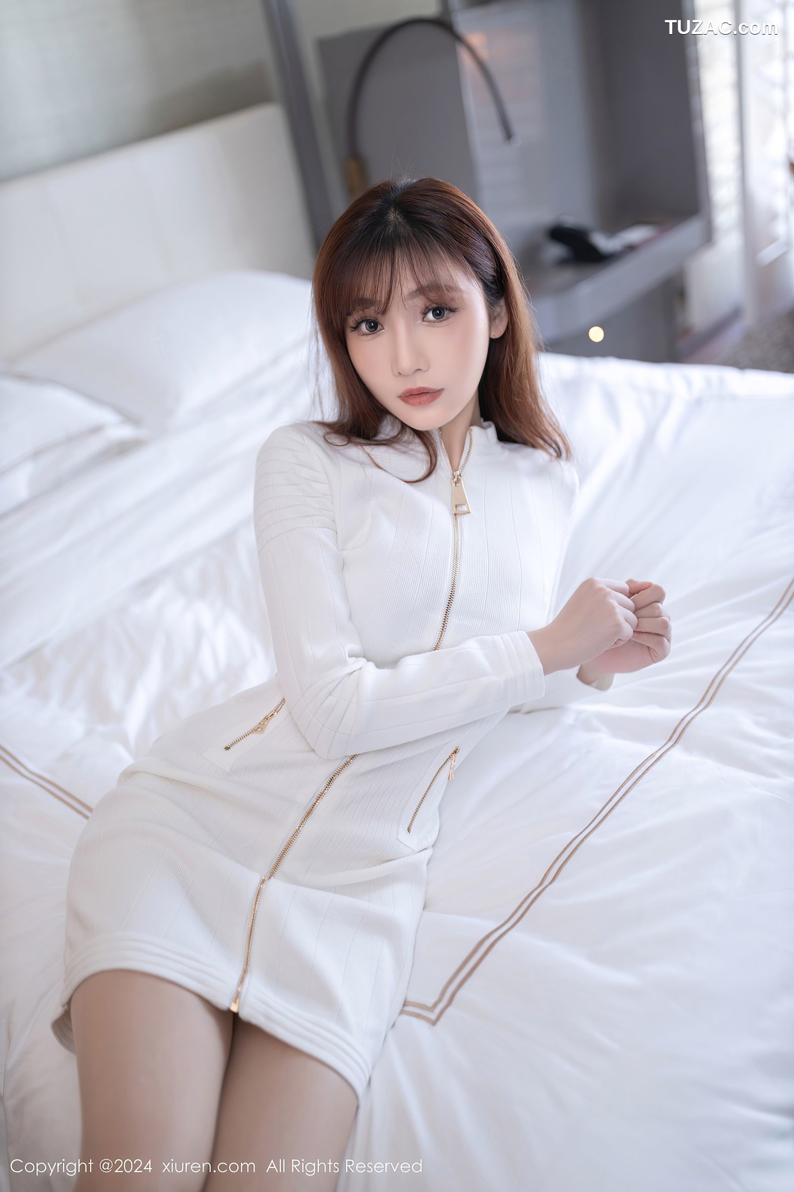 XiuRen秀人网-8233-陆萱萱-白色连衣裙银色内衣女仆-2024.03.14