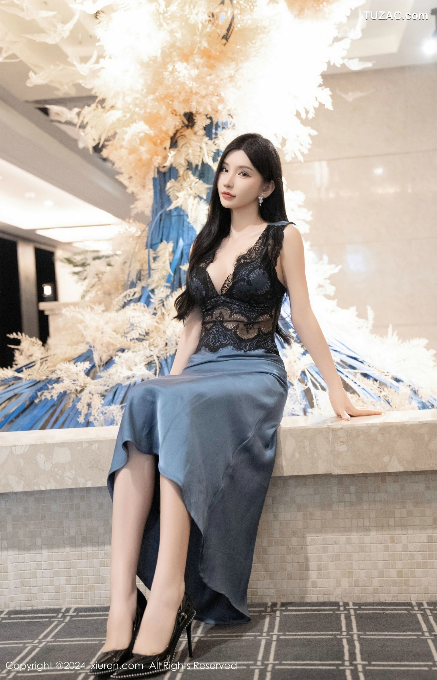 XiuRen秀人网-8242-周于希Sally-主题《今晚留下陪你》黑色蕾丝轻透黑纱黑丝爆乳-2024.03.15