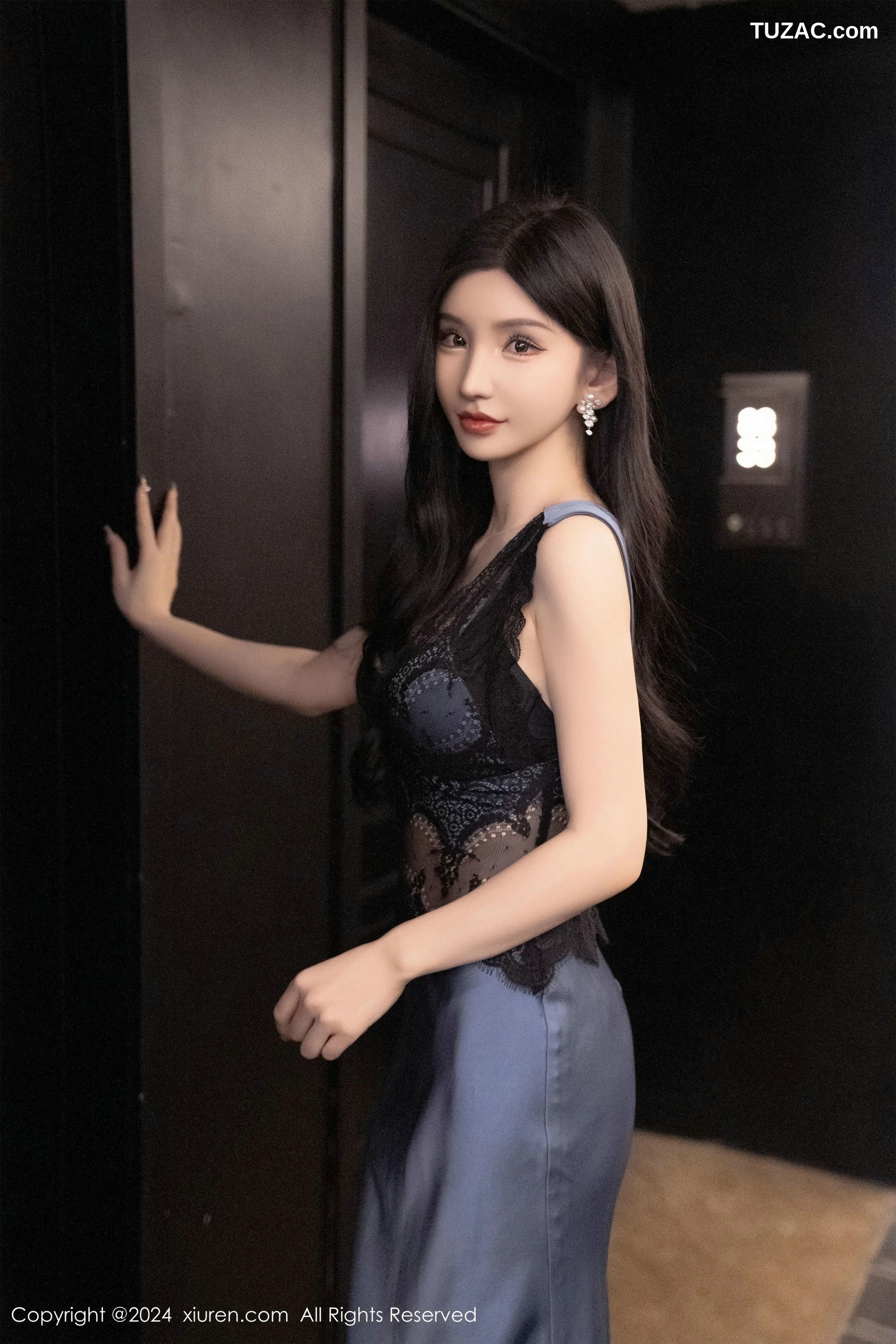 XiuRen秀人网-8242-周于希Sally-主题《今晚留下陪你》黑色蕾丝轻透黑纱黑丝爆乳-2024.03.15