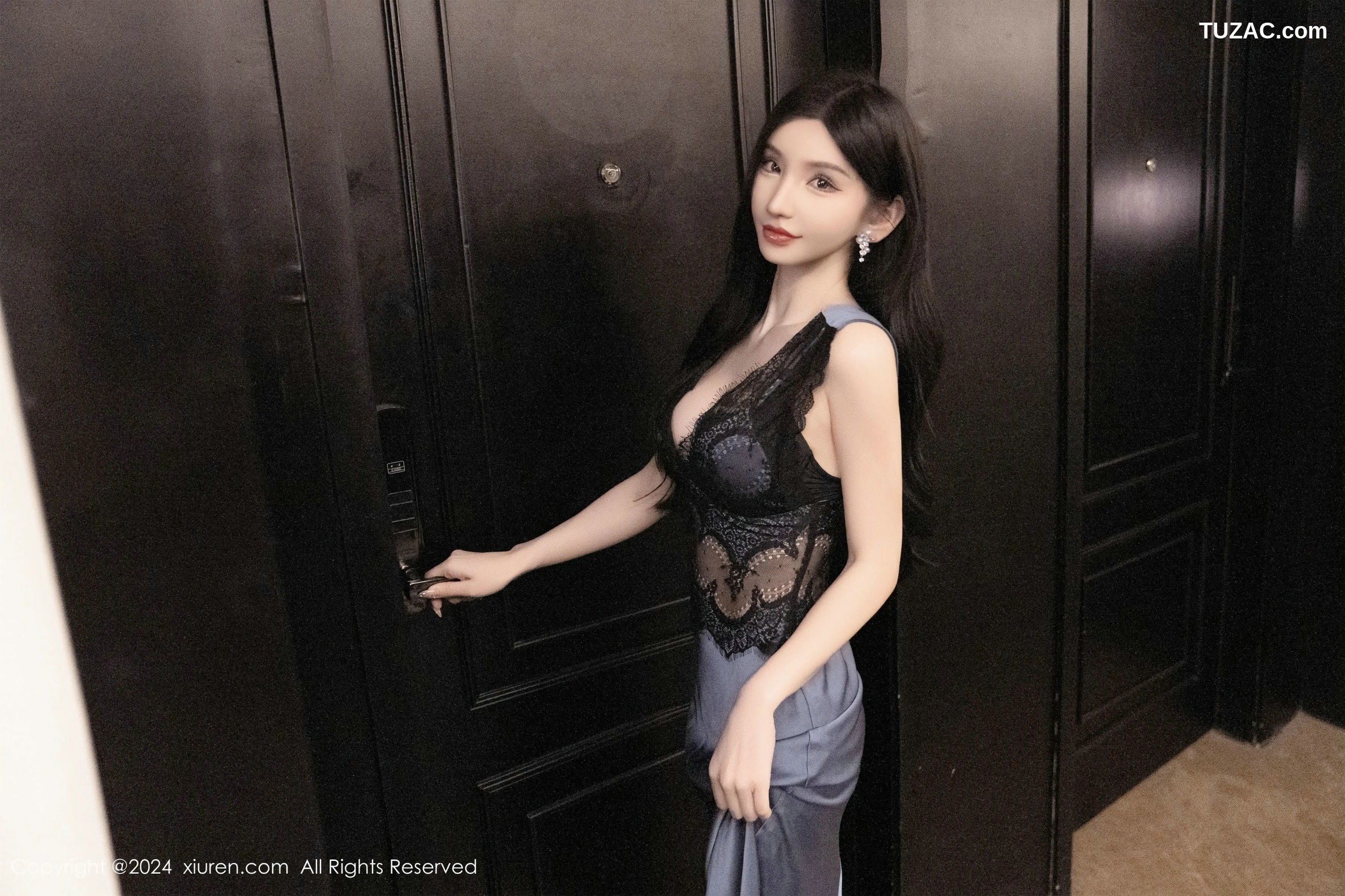 XiuRen秀人网-8242-周于希Sally-主题《今晚留下陪你》黑色蕾丝轻透黑纱黑丝爆乳-2024.03.15