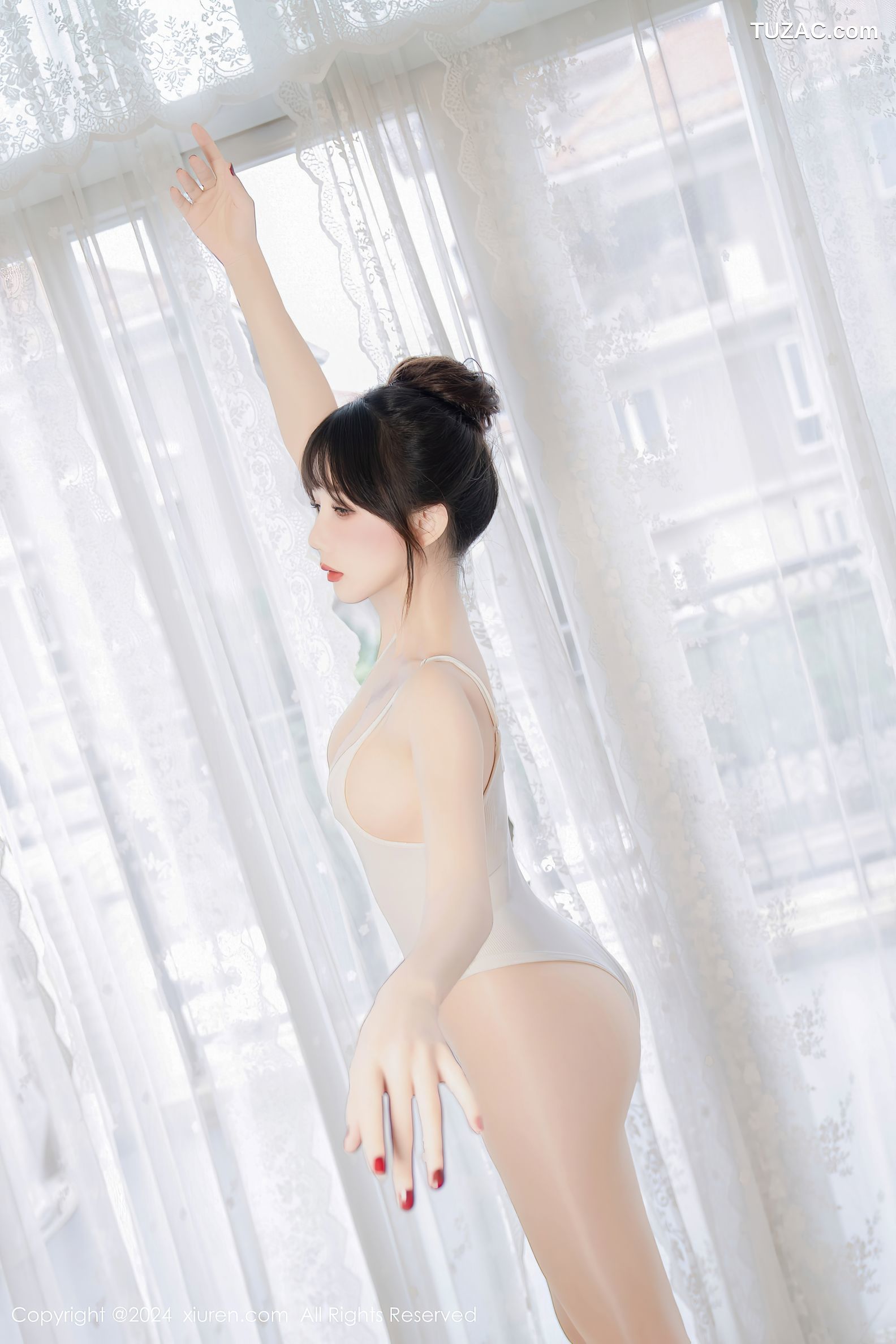 XiuRen秀人网-8254-波巧酱-瑜伽老师白色死库水肉丝-2024.03.19