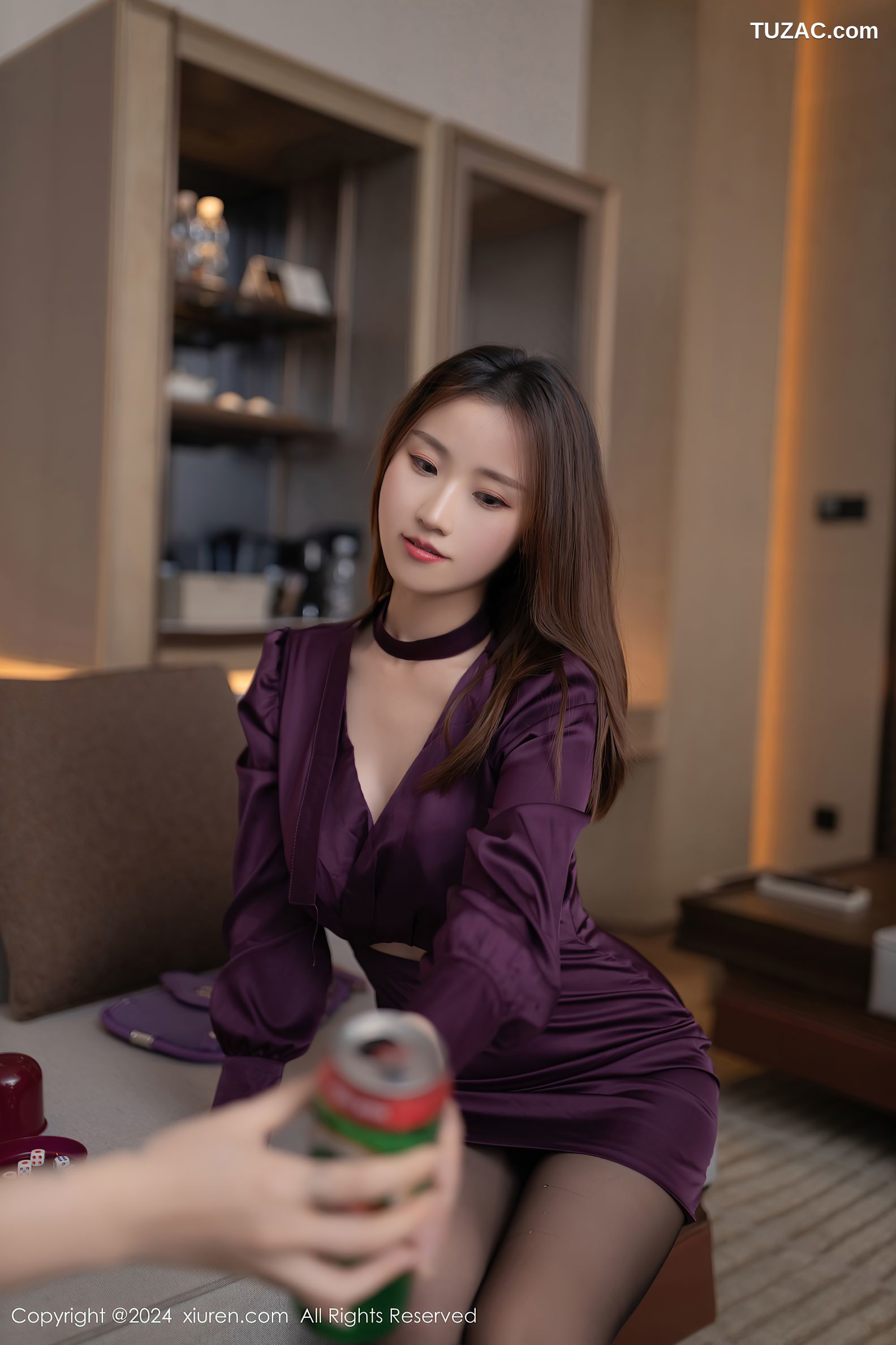 XiuRen秀人网-8264-杏子Yada-OL紫色套装《今晚你陪我》剧情-2024.03.20