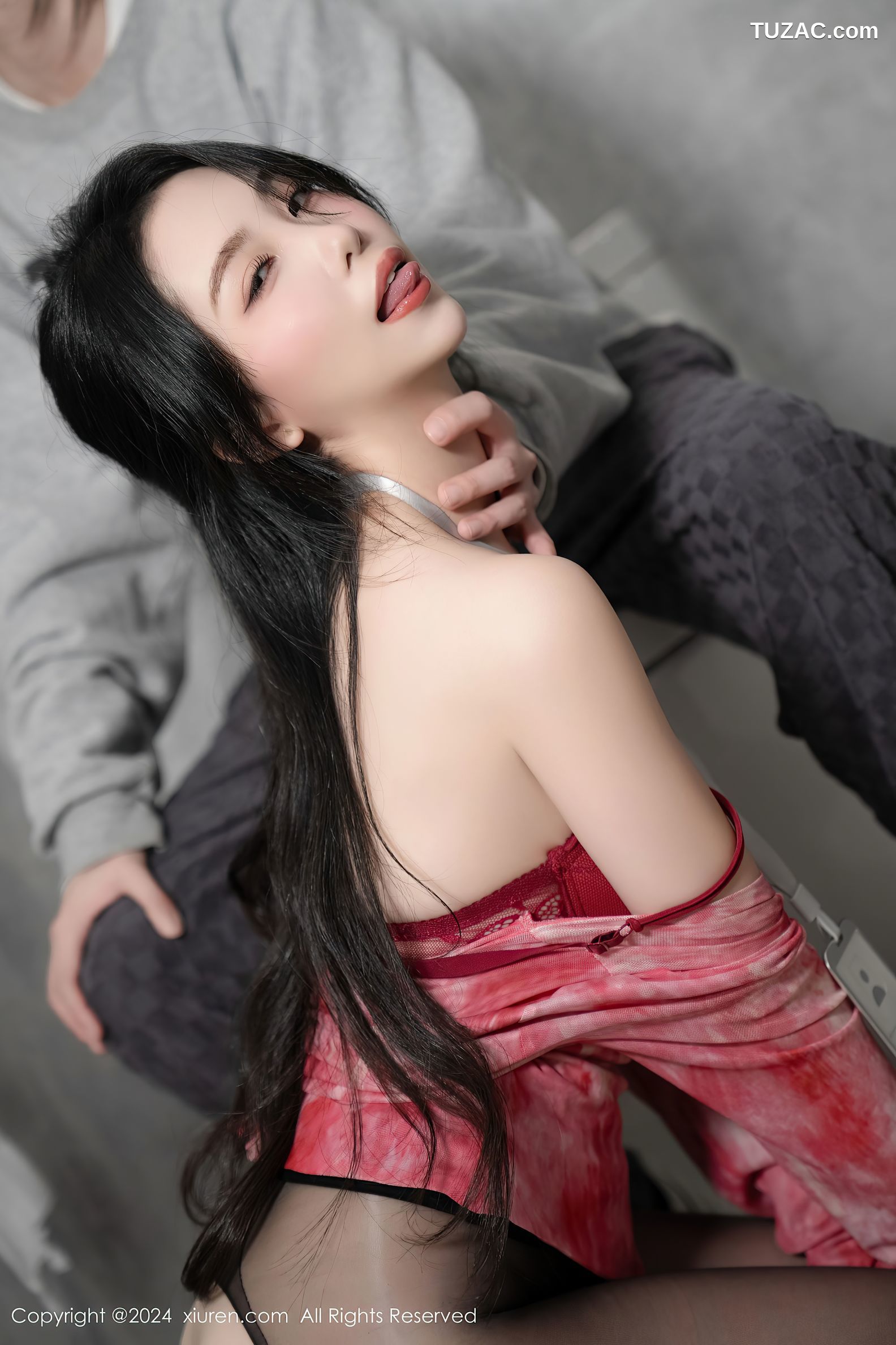 XiuRen秀人网-8269-利世-优秀员工-粉红衫黑短裙黑丝-2024.03.21