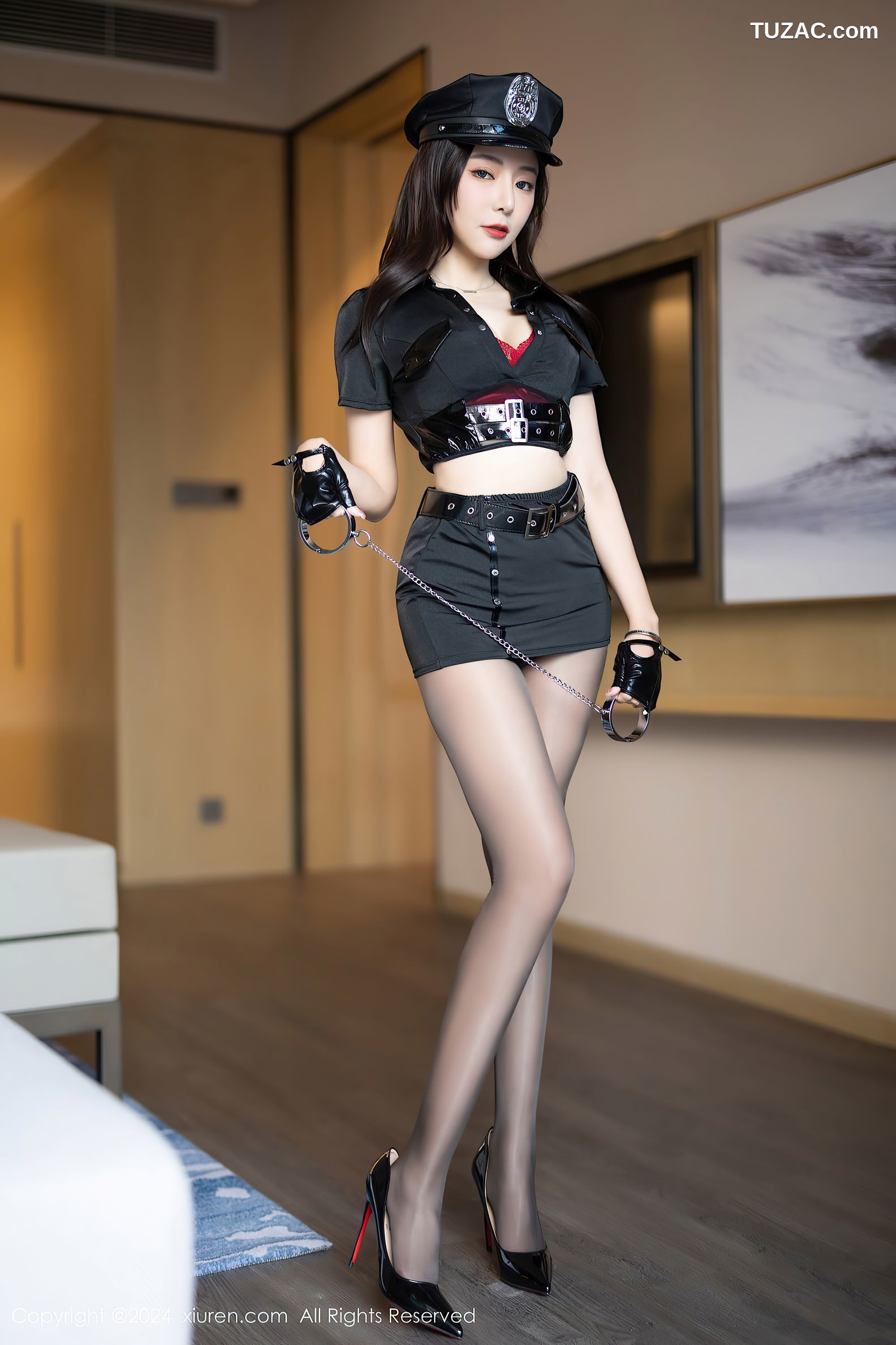 XiuRen秀人网-8286-王馨瑶yanni-黑色情趣女警制服红色内衣黑丝-2024.03.25