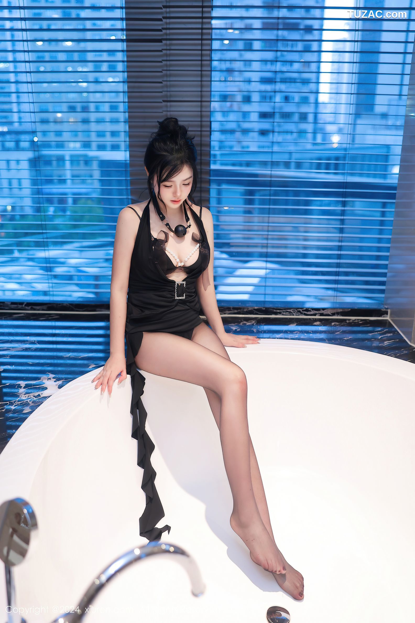 XiuRen秀人网-8295-金小依-黑色露肩连衣短裙黑色情趣内衣黑丝爆乳-2024.03.27