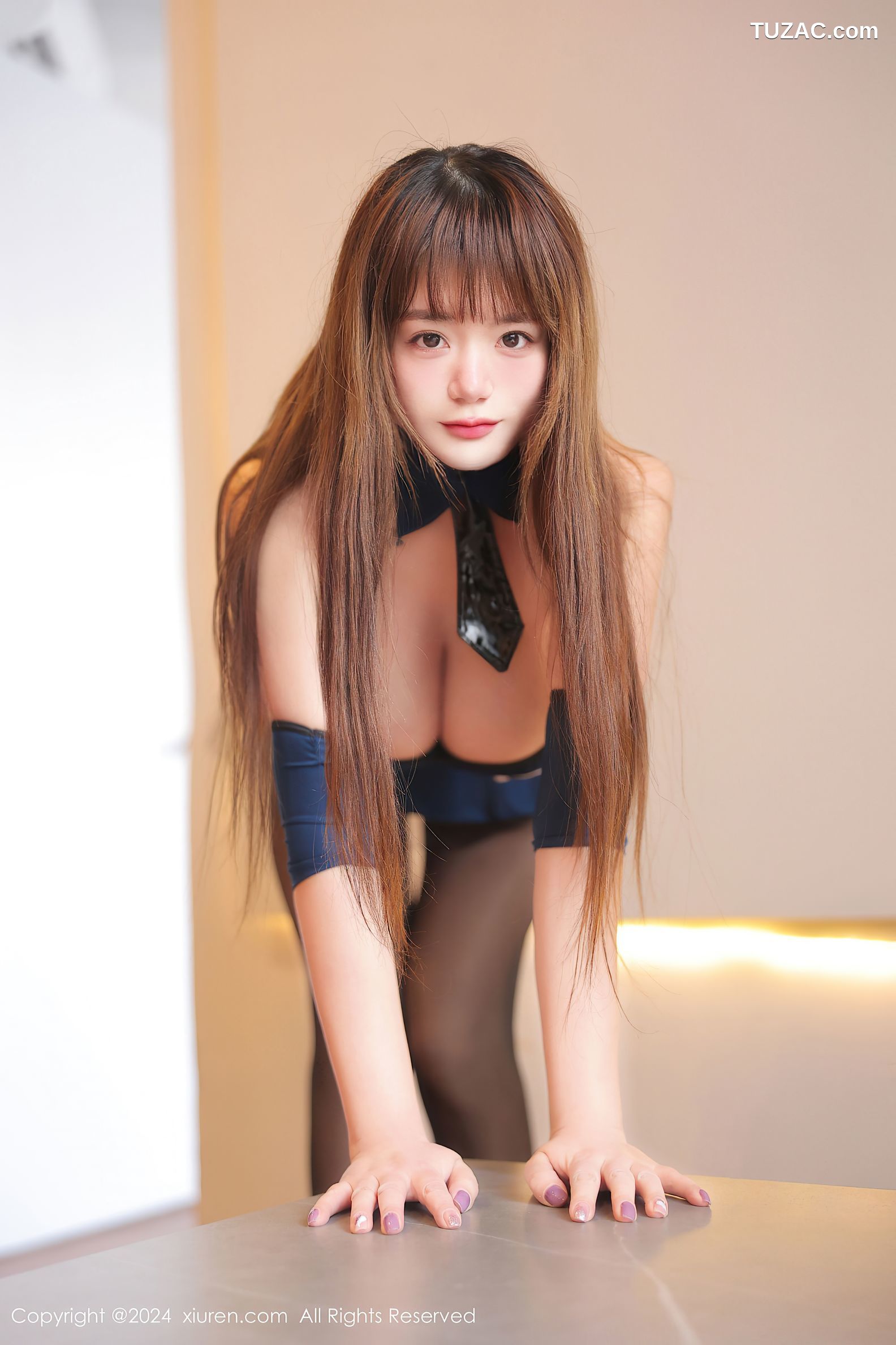 XiuRen秀人网-8304-陈柒柒-蓝色情趣女警裙黑丝爆乳-2024.03.28