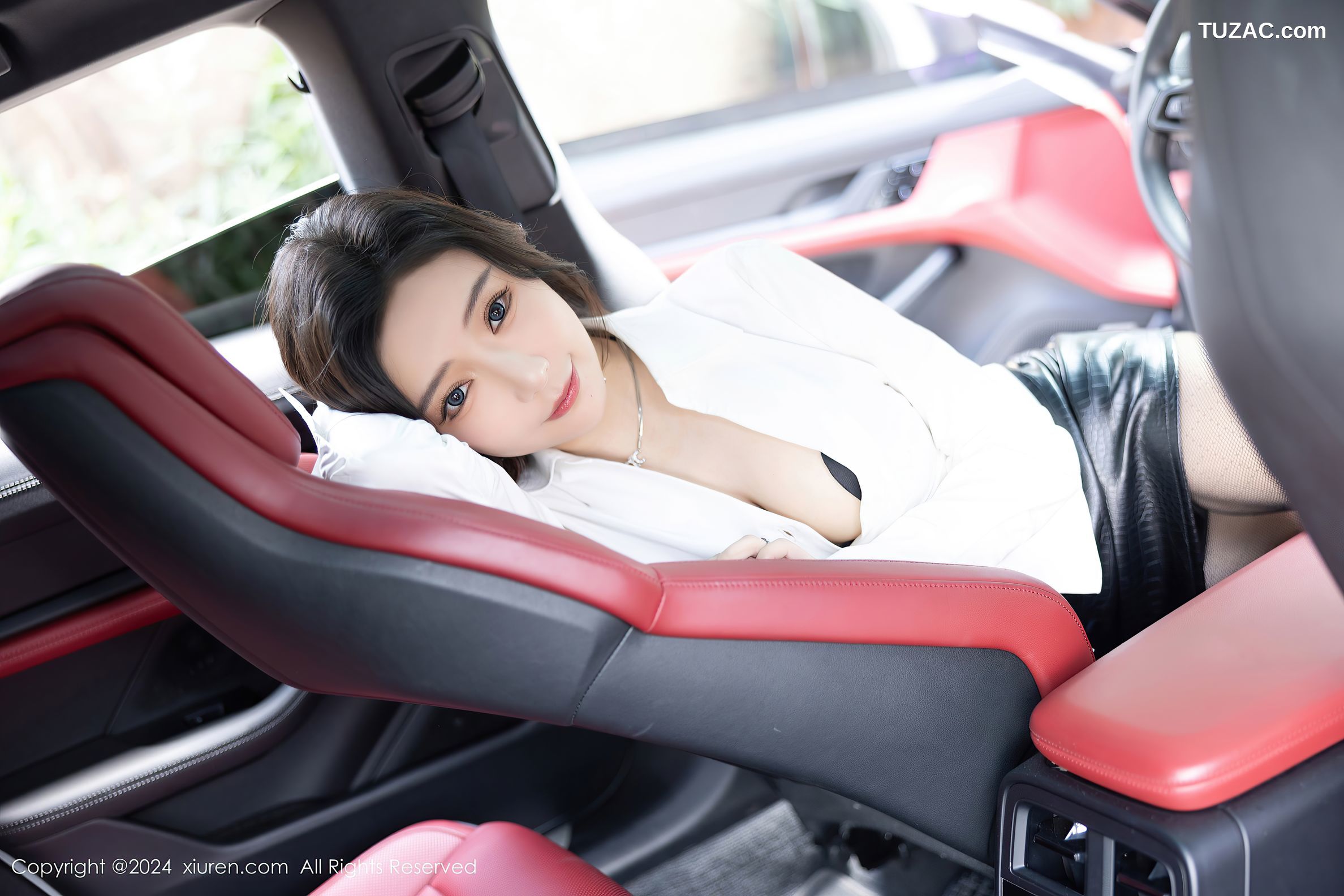 XiuRen秀人网-8314-王馨瑶yanni-哈尔滨旅拍-香车美女白衬衫黑短裙黑丝透视内衣-2024.03.29