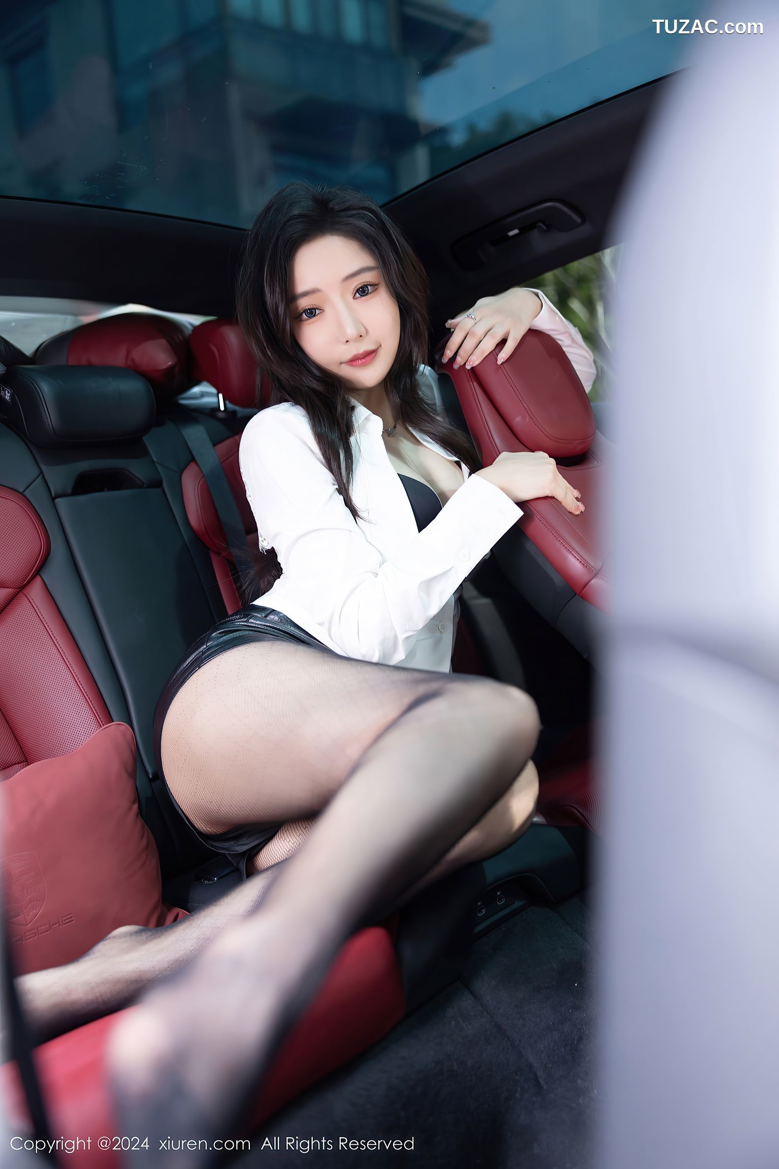 XiuRen秀人网-8314-王馨瑶yanni-哈尔滨旅拍-香车美女白衬衫黑短裙黑丝透视内衣-2024.03.29
