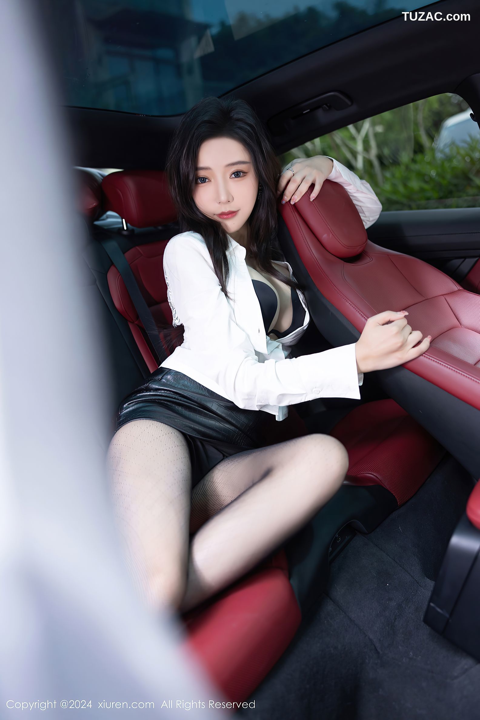 XiuRen秀人网-8314-王馨瑶yanni-哈尔滨旅拍-香车美女白衬衫黑短裙黑丝透视内衣-2024.03.29