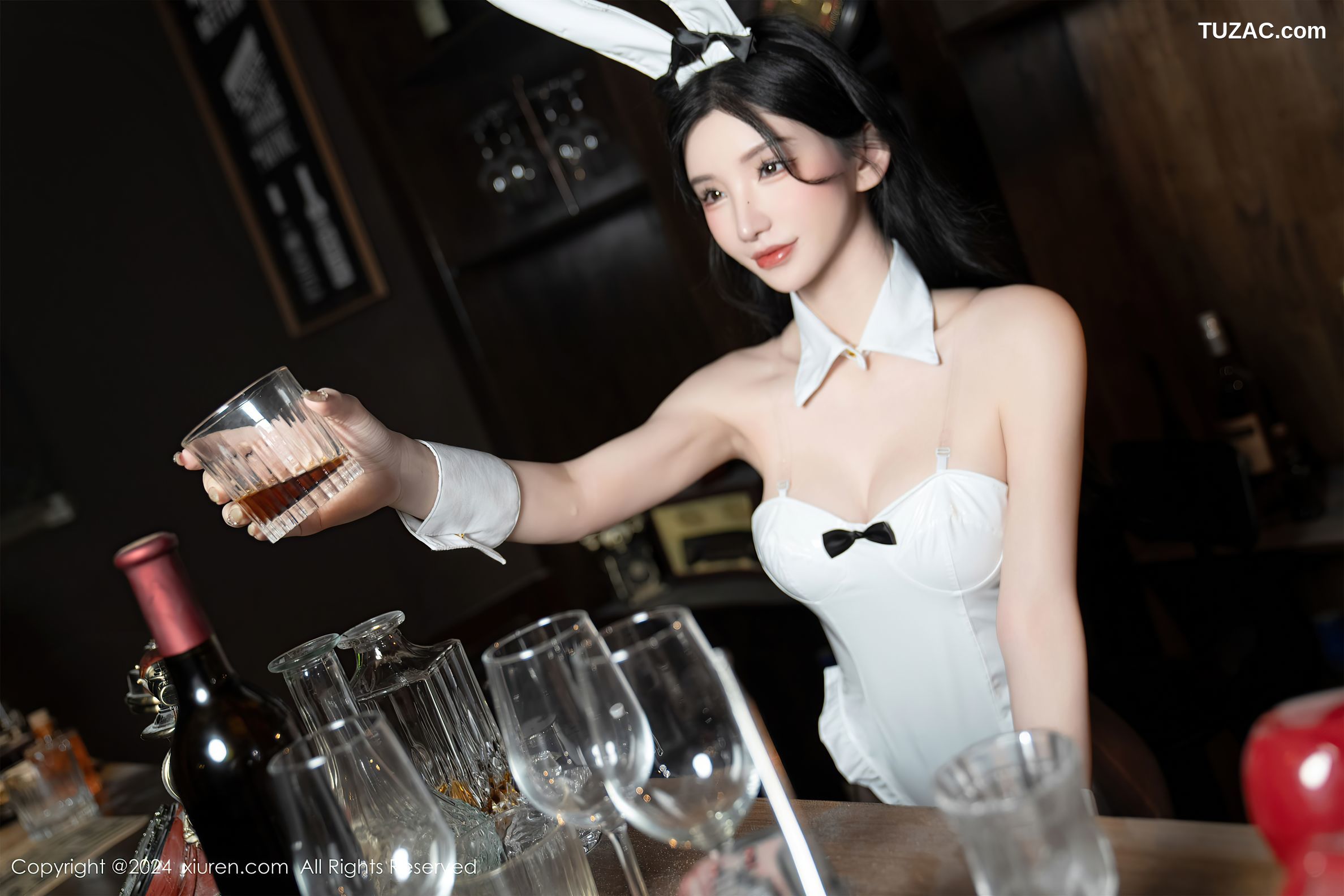 XiuRen秀人网-8318-周于希Sally-主题《赌约“赢家进洞”》白色兔女郎装黑丝爆乳-2024.03.29