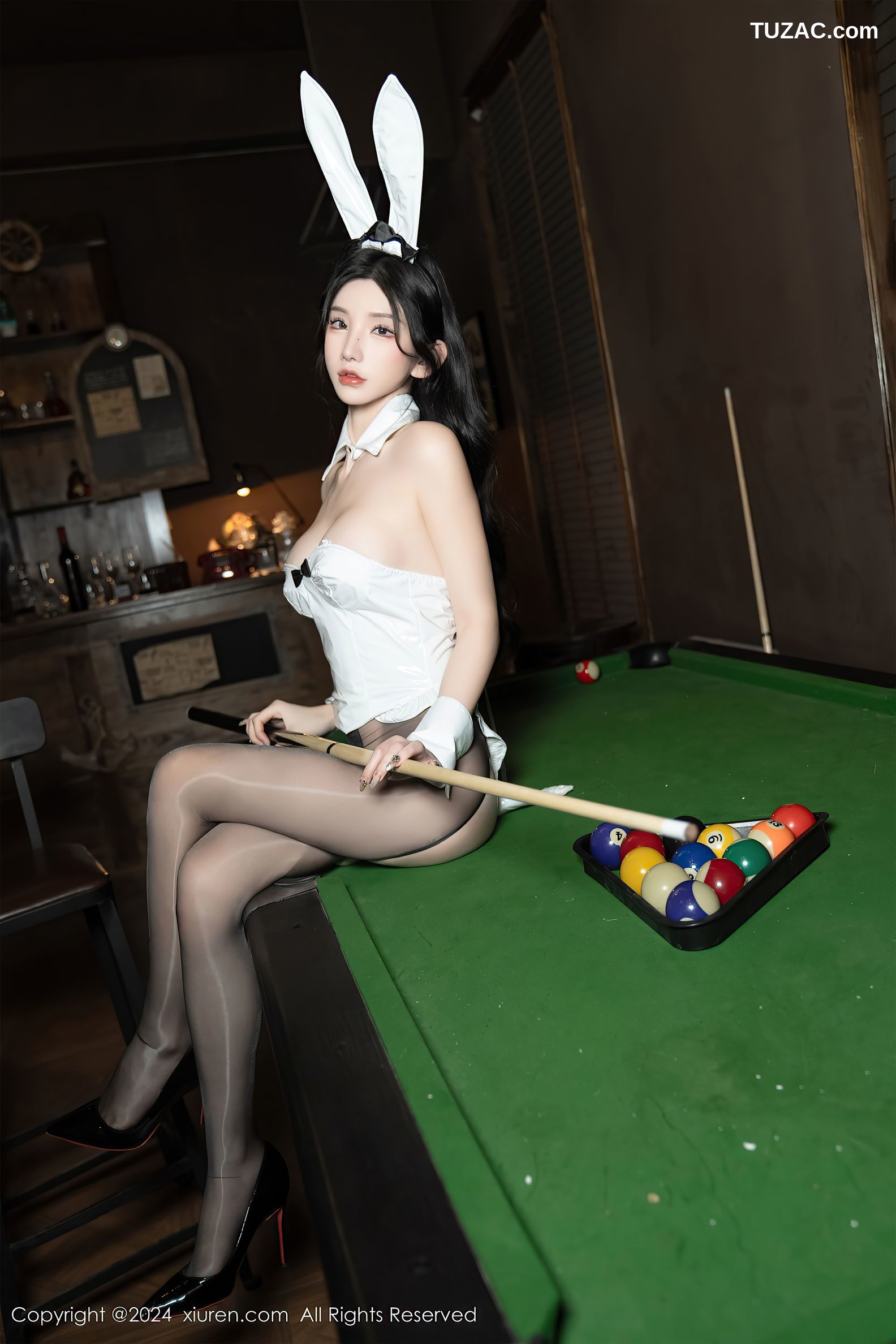 XiuRen秀人网-8318-周于希Sally-主题《赌约“赢家进洞”》白色兔女郎装黑丝爆乳-2024.03.29