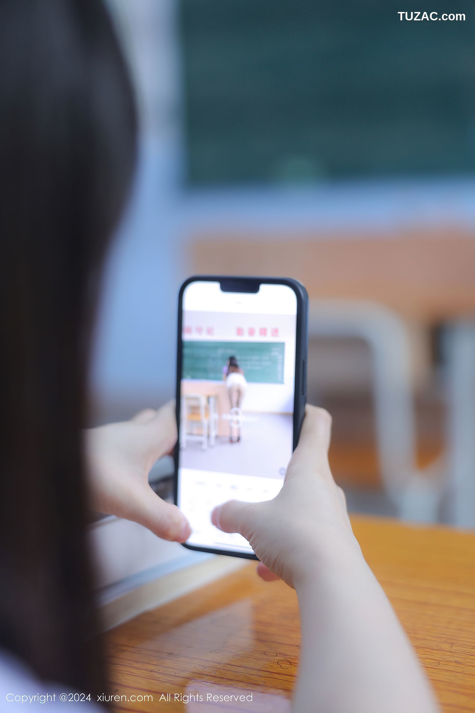 XiuRen秀人网-8319-豆瓣酱-龙雪儿-模特合集-师生姐妹花教室黑丝露出-2024.03.29