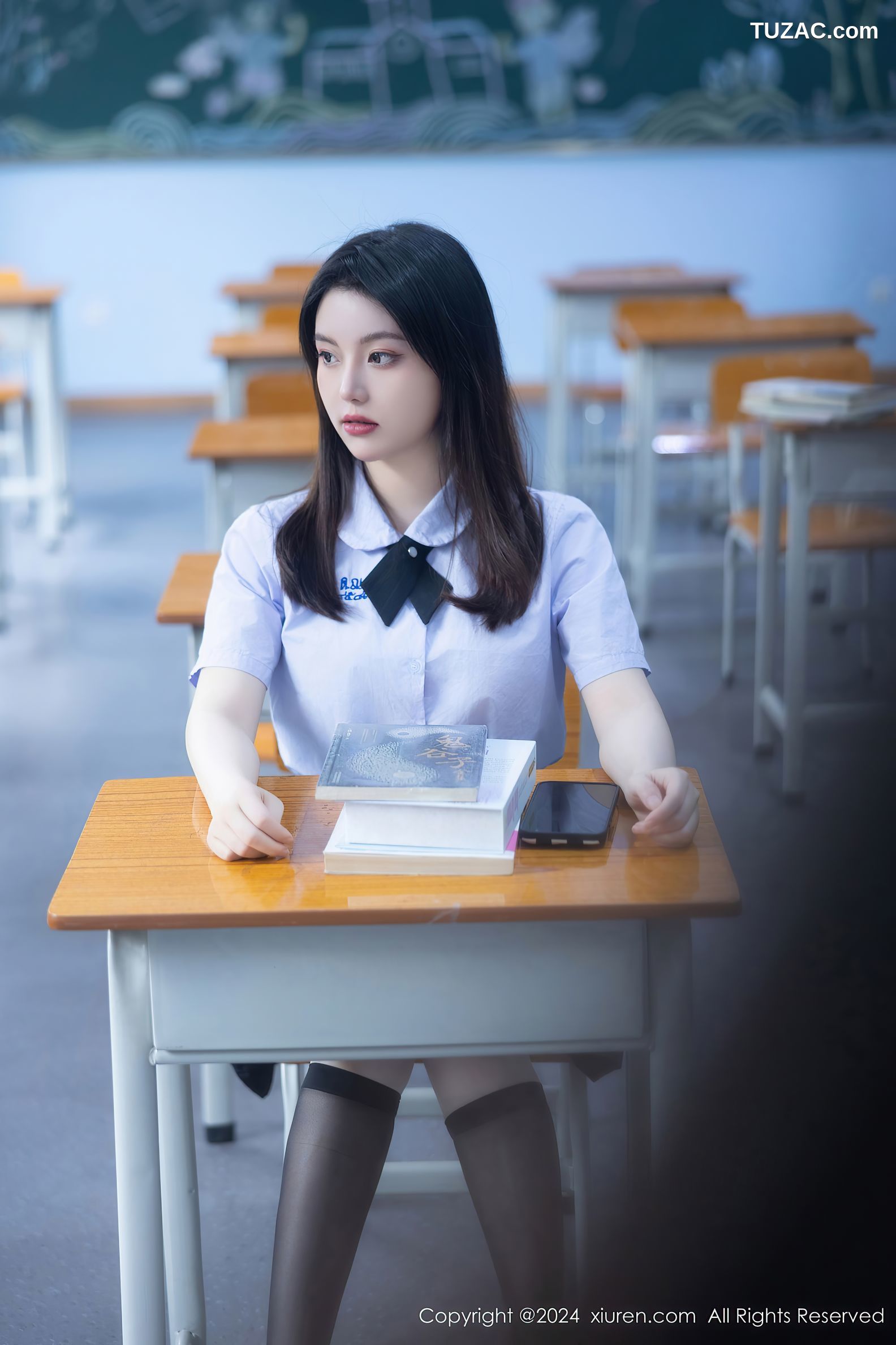 XiuRen秀人网-8319-豆瓣酱-龙雪儿-模特合集-师生姐妹花教室黑丝露出-2024.03.29